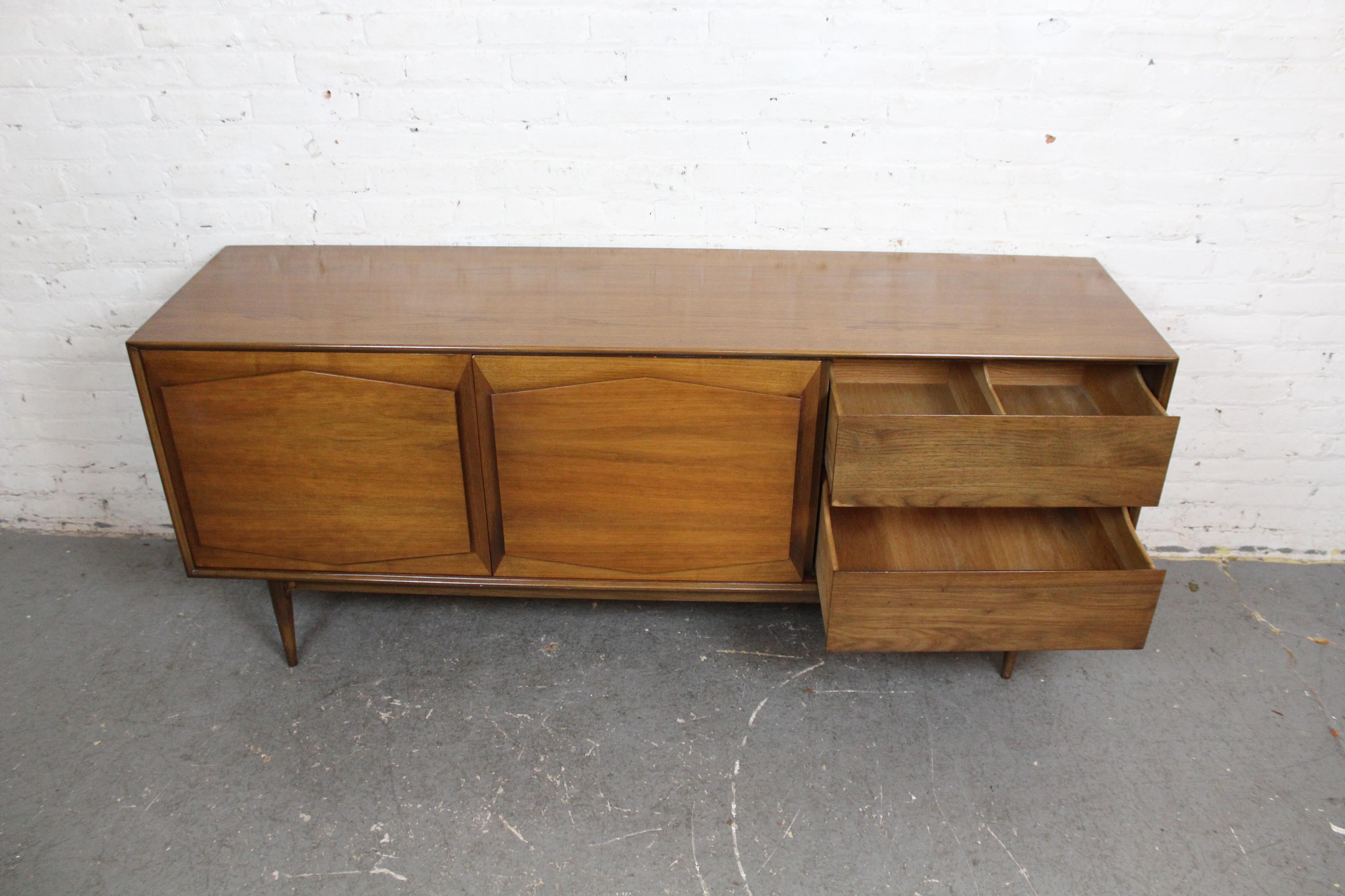 Credenza 