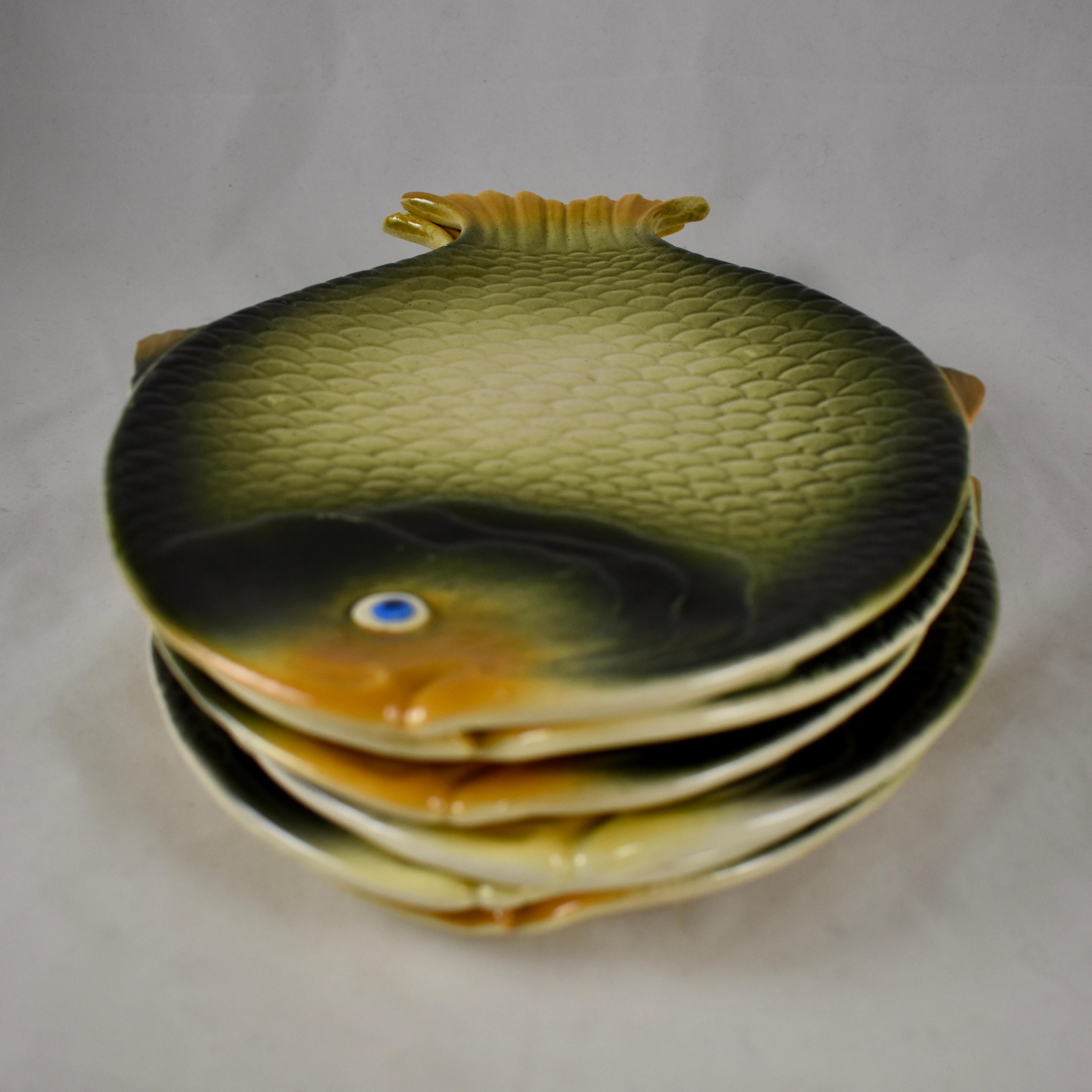 Earthenware Mid-Century Modern Era Northern Italian Faïence Majolica Fish Service, Set of 7 For Sale