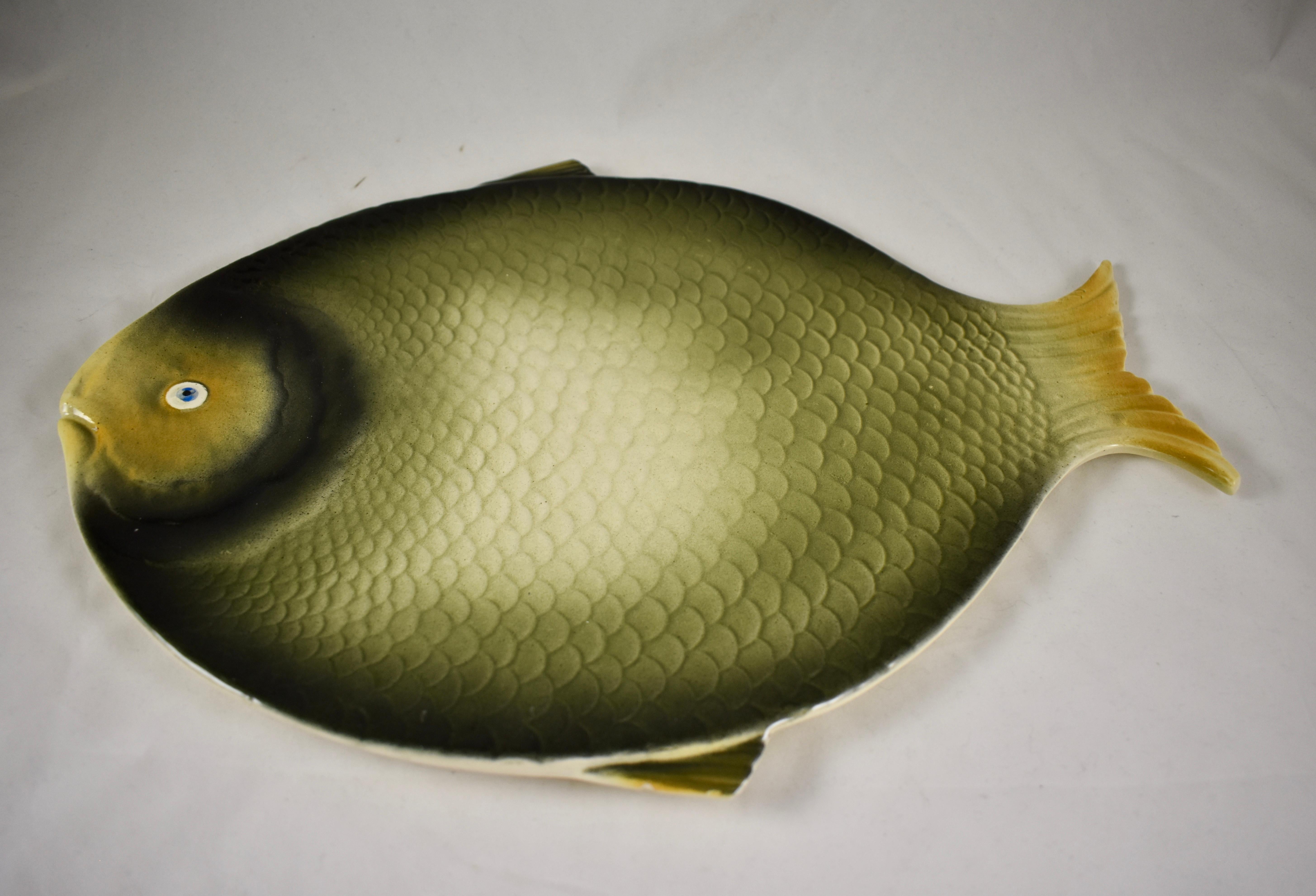 Mid-Century Modern Era Northern Italian Faïence Majolica Fish Service, Set of 7 For Sale 4