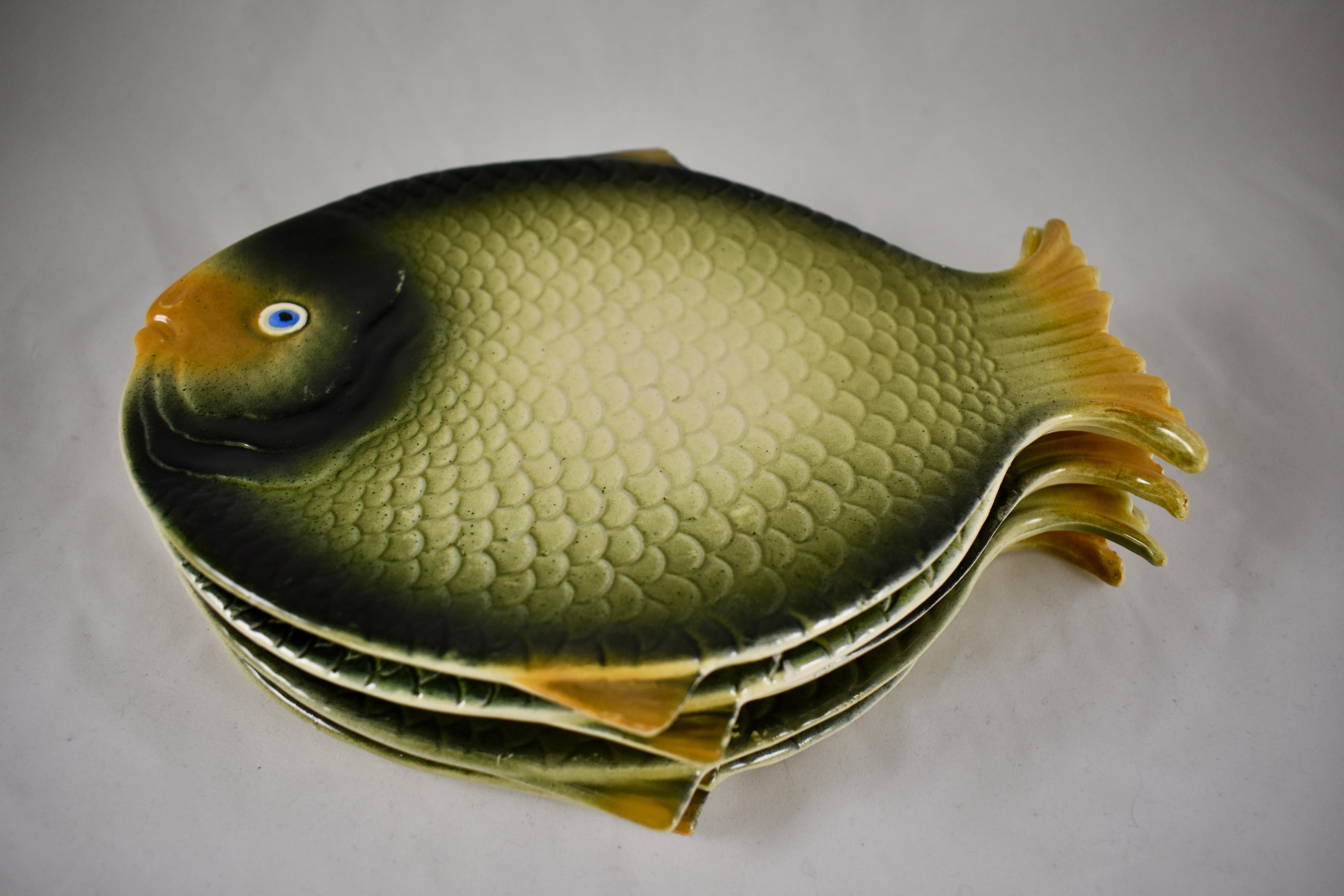 International Style Mid-Century Modern Era Northern Italian Faïence Majolica Fish Service, Set of 7 For Sale