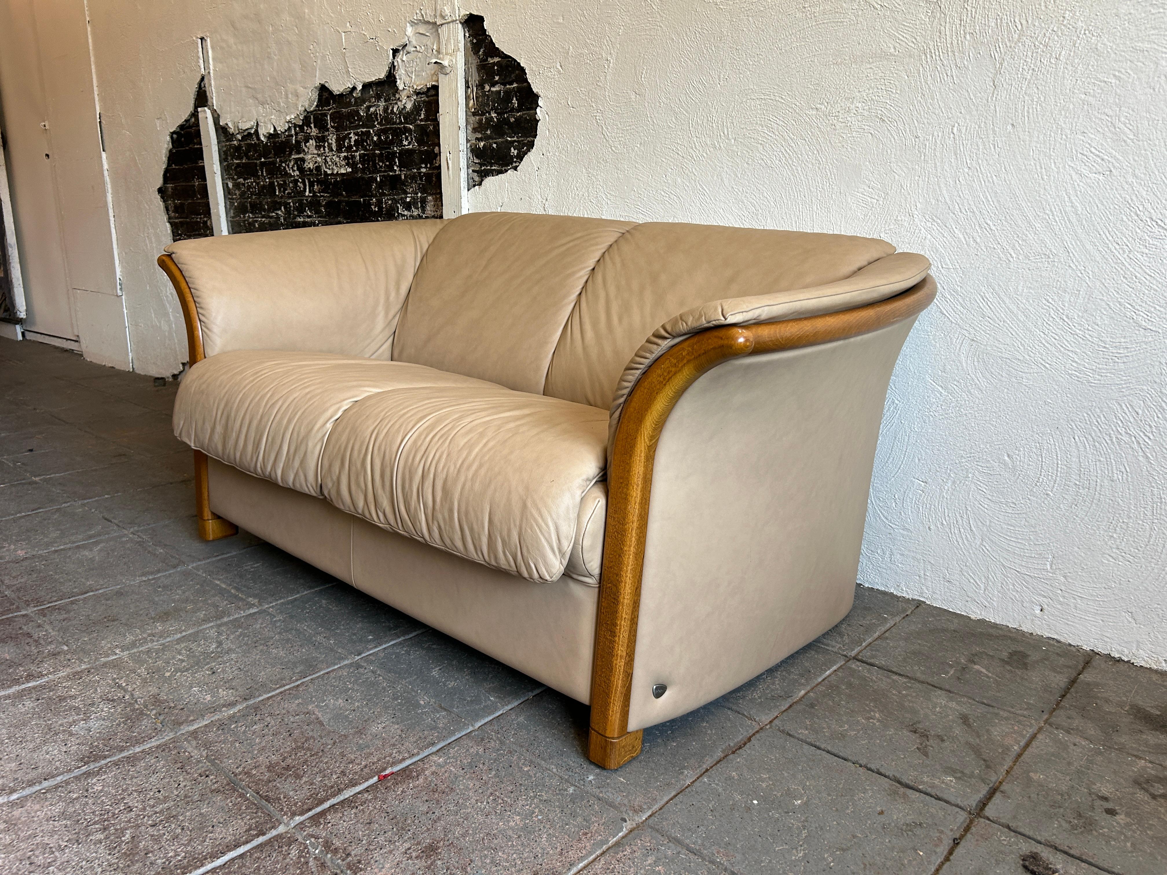 Woodwork Mid-Century Norwegian Modern Ekornes tan Leather oak 2 Seat Sofa loveseat
