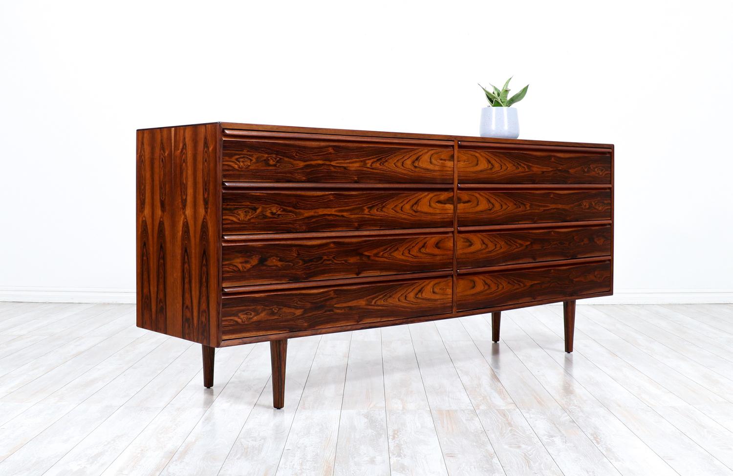 Scandinavian Modern Mid-Century Norwegian Modern Rosewood 8-Drawer Dresser by Westnofa