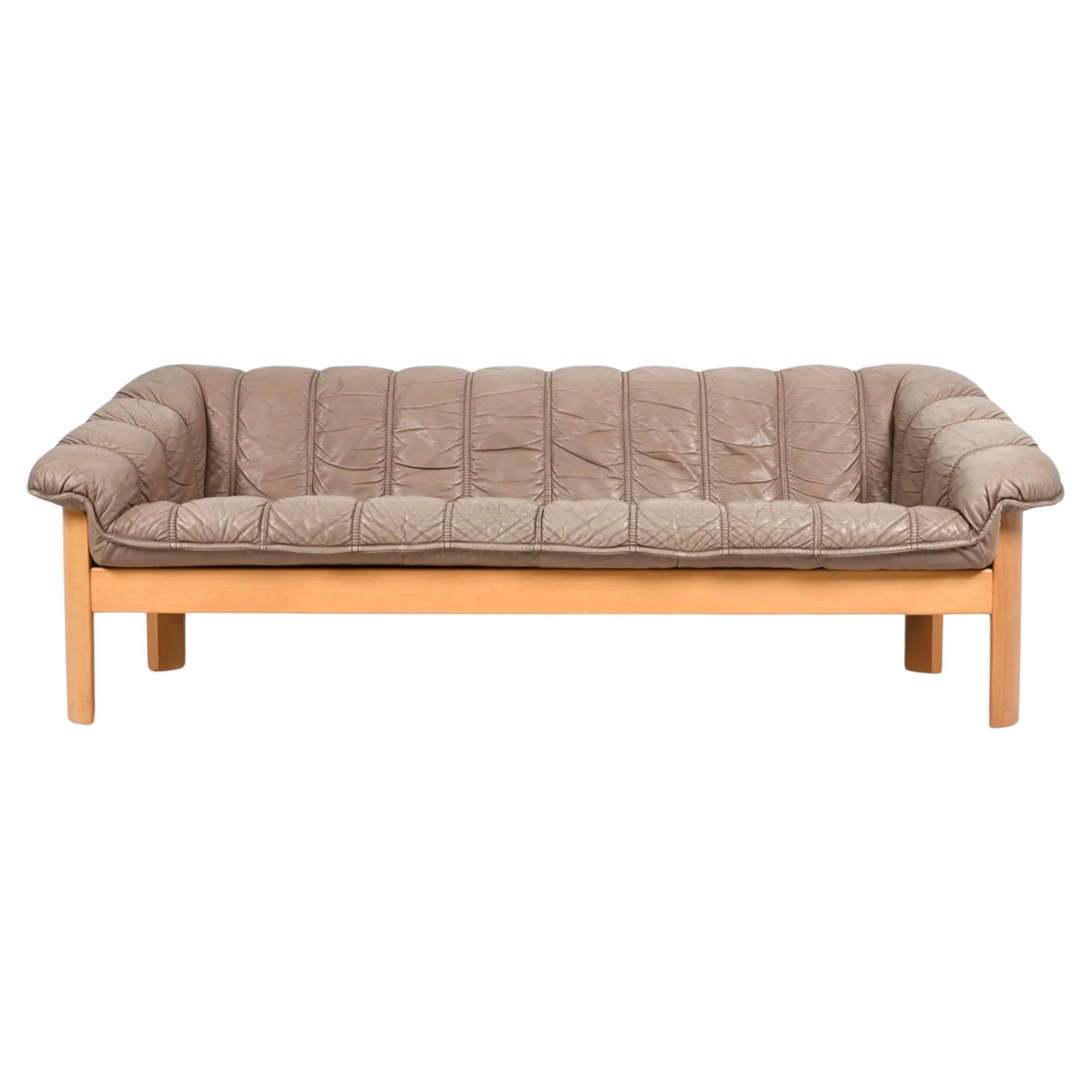 Mid-Century Norwegian Post Modern Ekornes Brown Leather Birch frame Sofa im Angebot