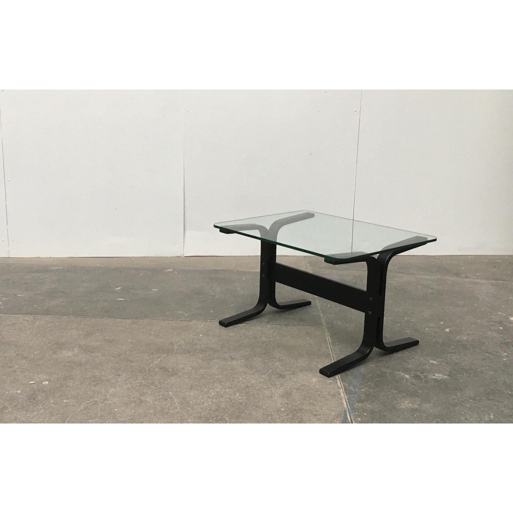 Mid-Century Modern Table d'appoint norvégienne du milieu du siècle dernier en verre Siesta par Ingmar Relling, années 1960 en vente
