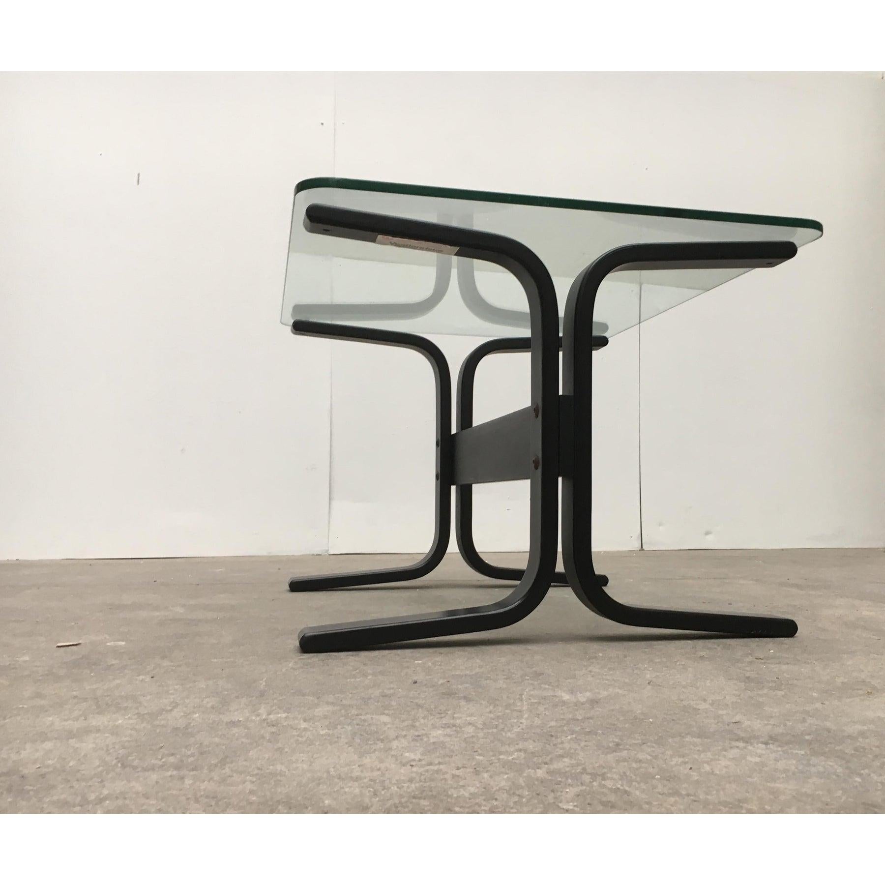 20ième siècle Table d'appoint norvégienne du milieu du siècle dernier en verre Siesta par Ingmar Relling, années 1960 en vente