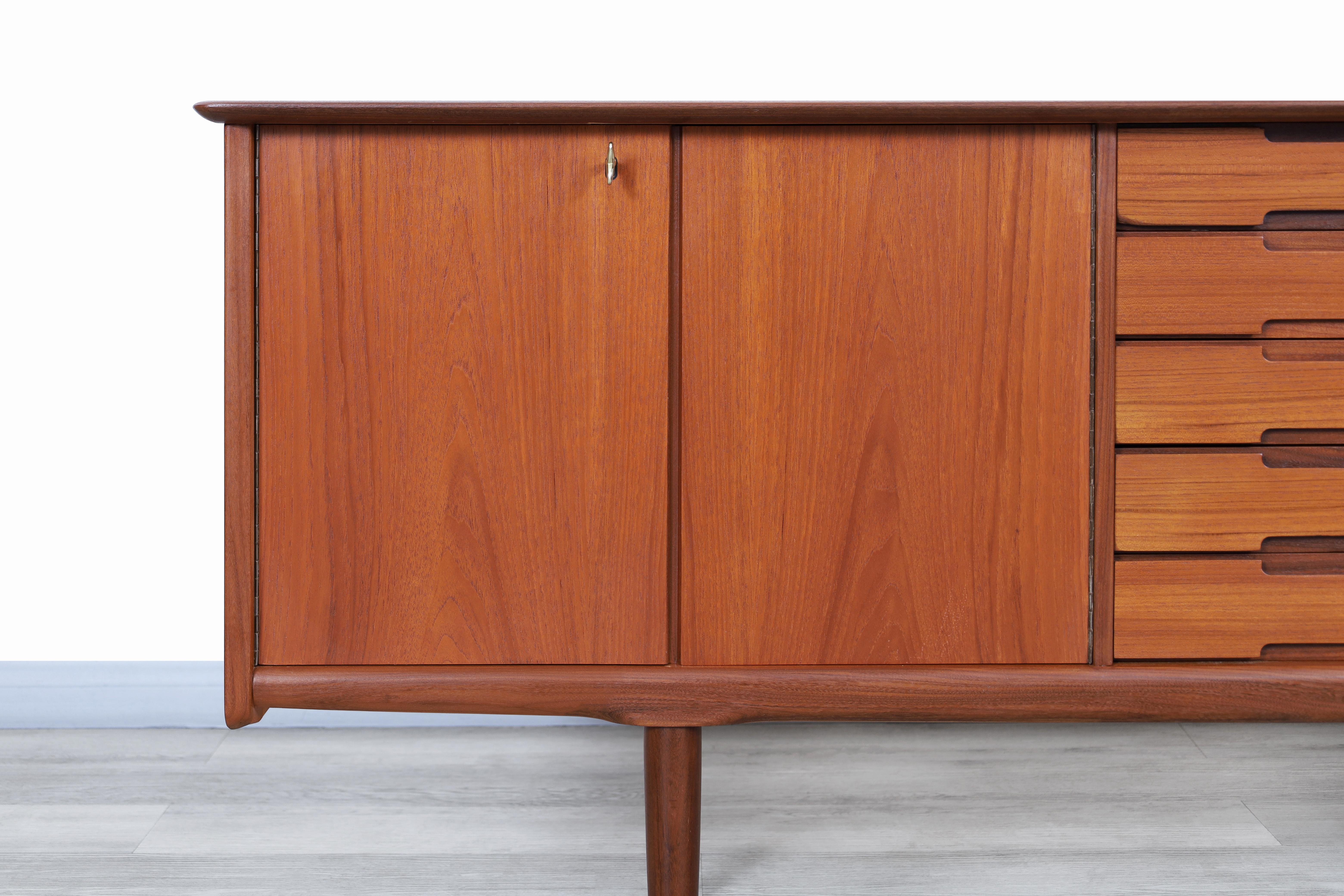 Mid Century Norwegian Teak Credenza by Arnt Sorheim 4