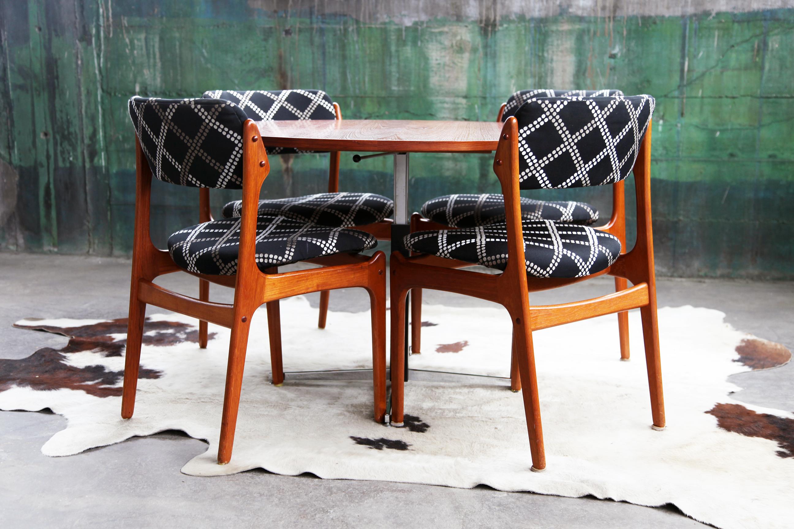 Mid-Century Modern Mid Century Norwegian Westnofa Solid Teak Round Dining Table, 1960s