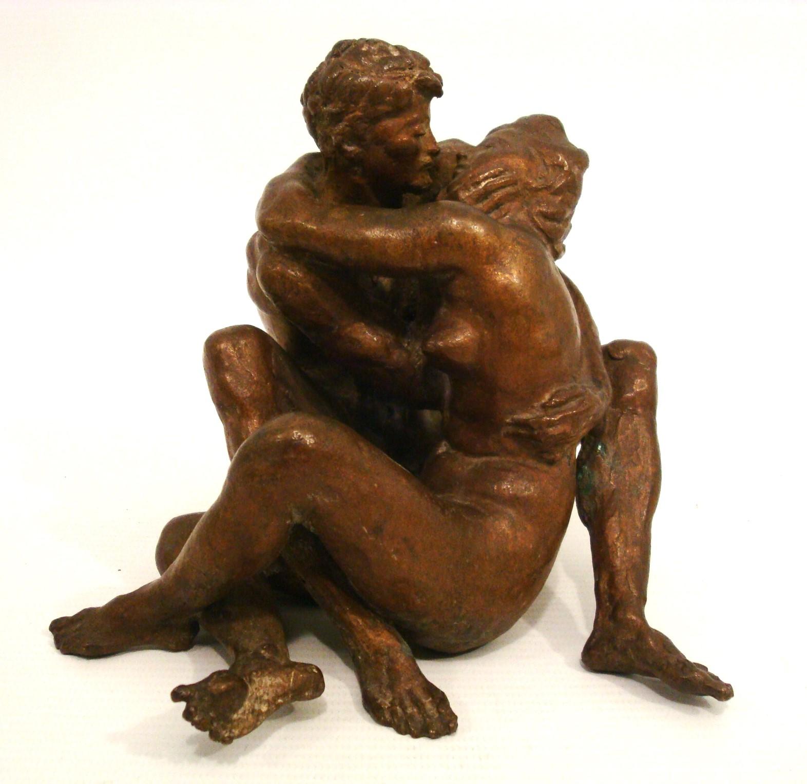 Italiano Scultura in bronzo di metà secolo Nude Lovers Statue By Francesco Messina in vendita