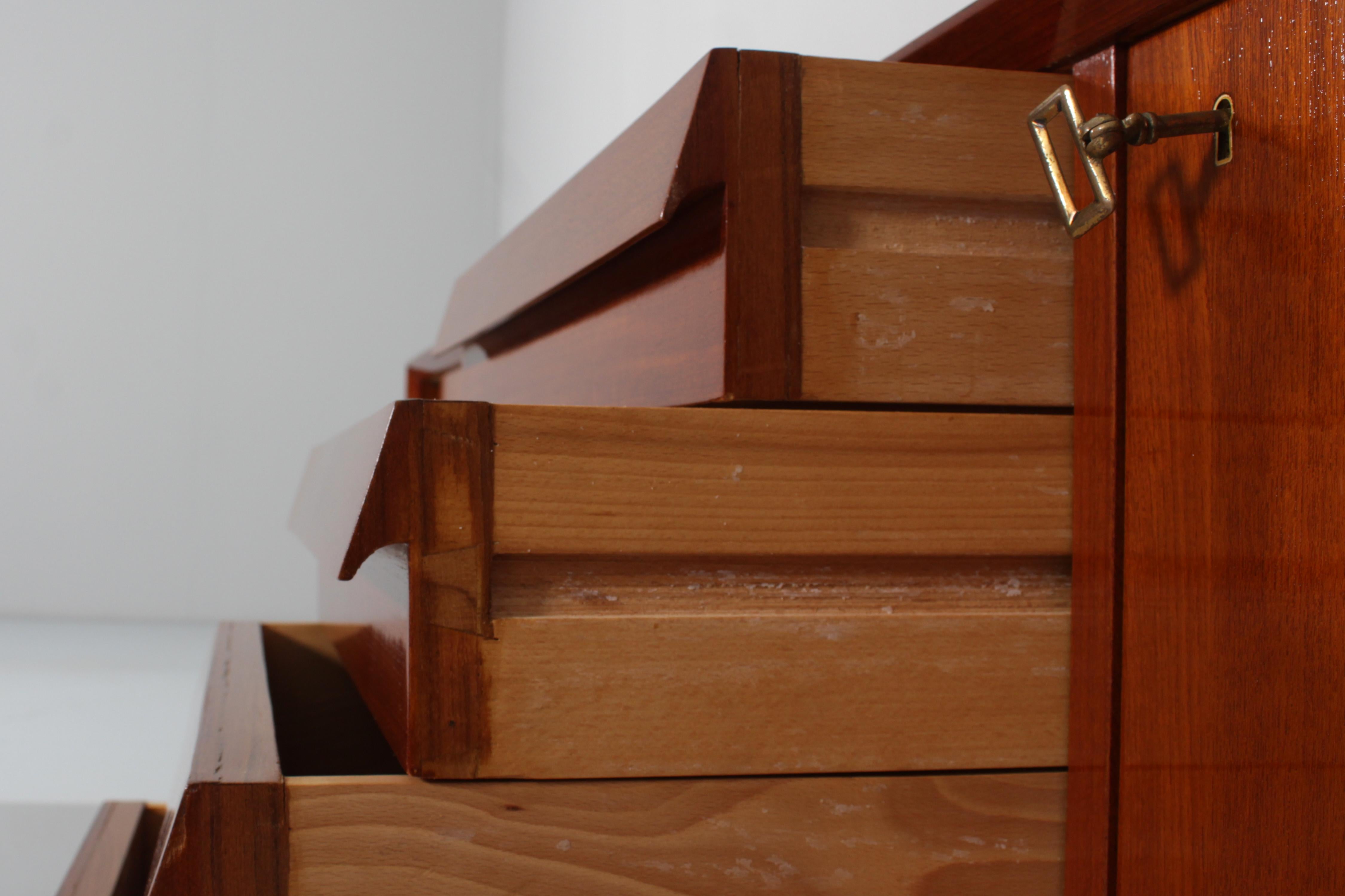 Mid-Century O. Borsani Style Wooden Sideboard  60s Italy For Sale 3