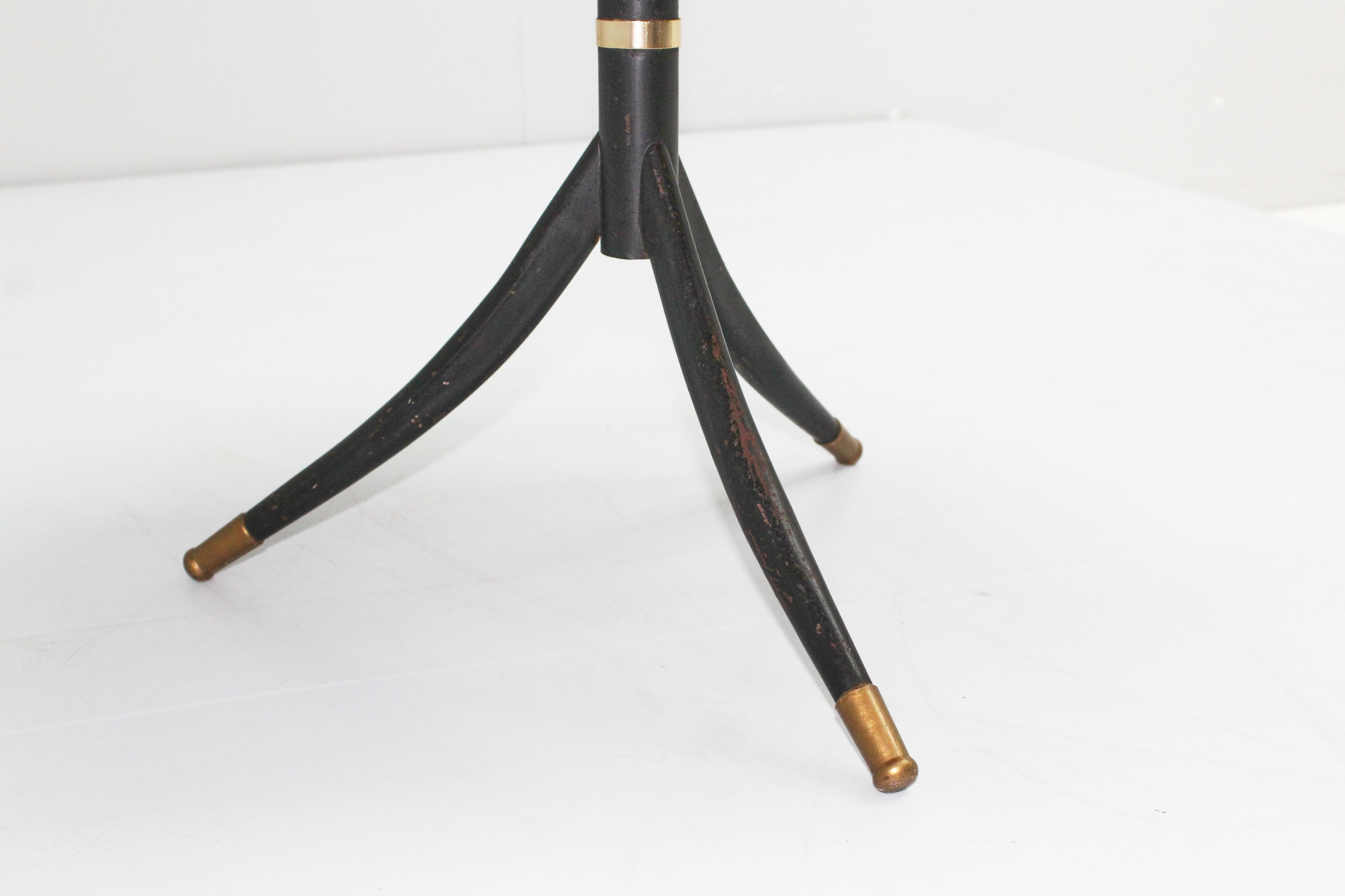 Mid-Century O. Borsani Wood and Brass Exagonal Coffee Table, Italy 50s For Sale 7