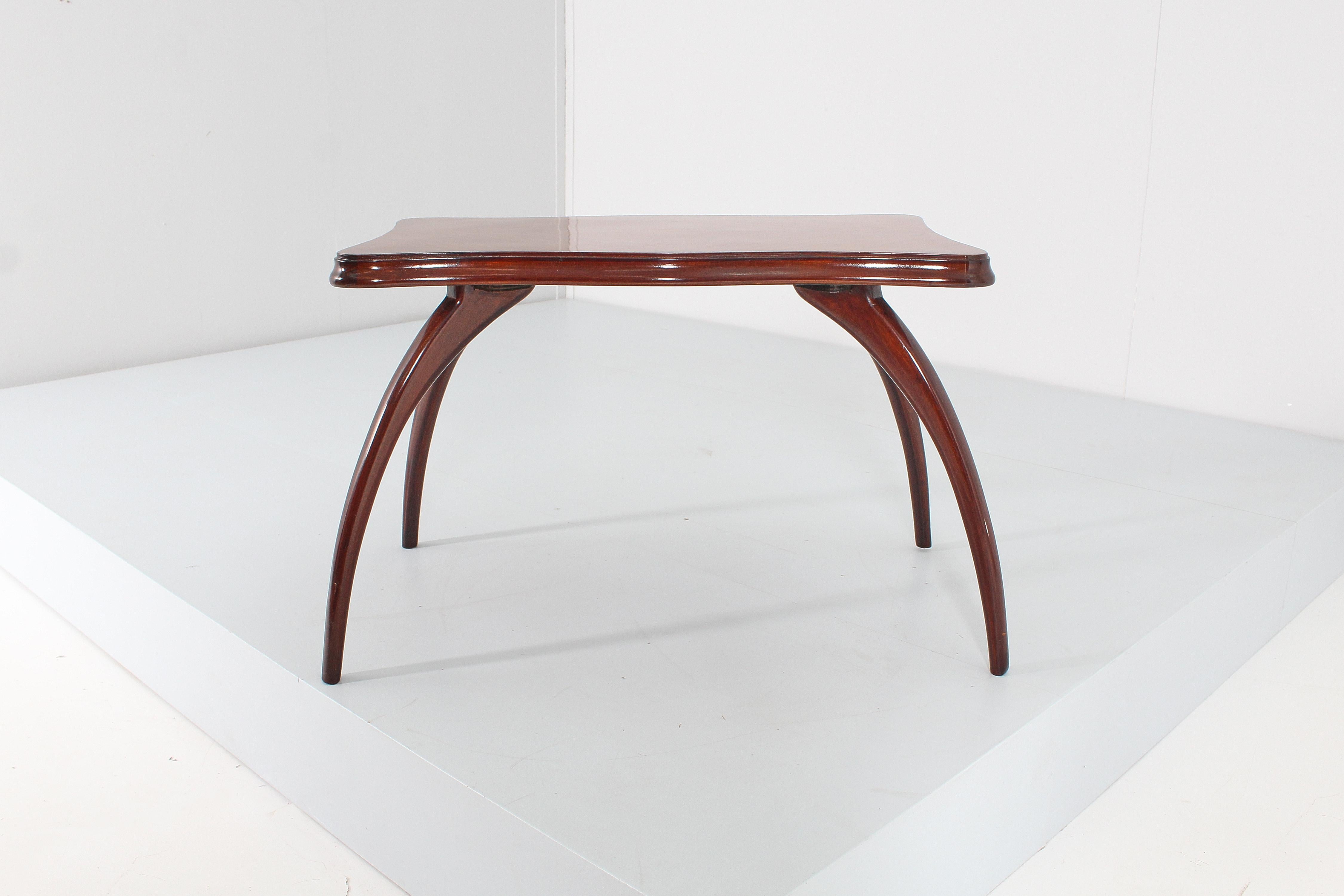 Mid-Century O. Borsani (attr.) Holz-Couchtisch, Italien 20er-Jahre im Angebot 6