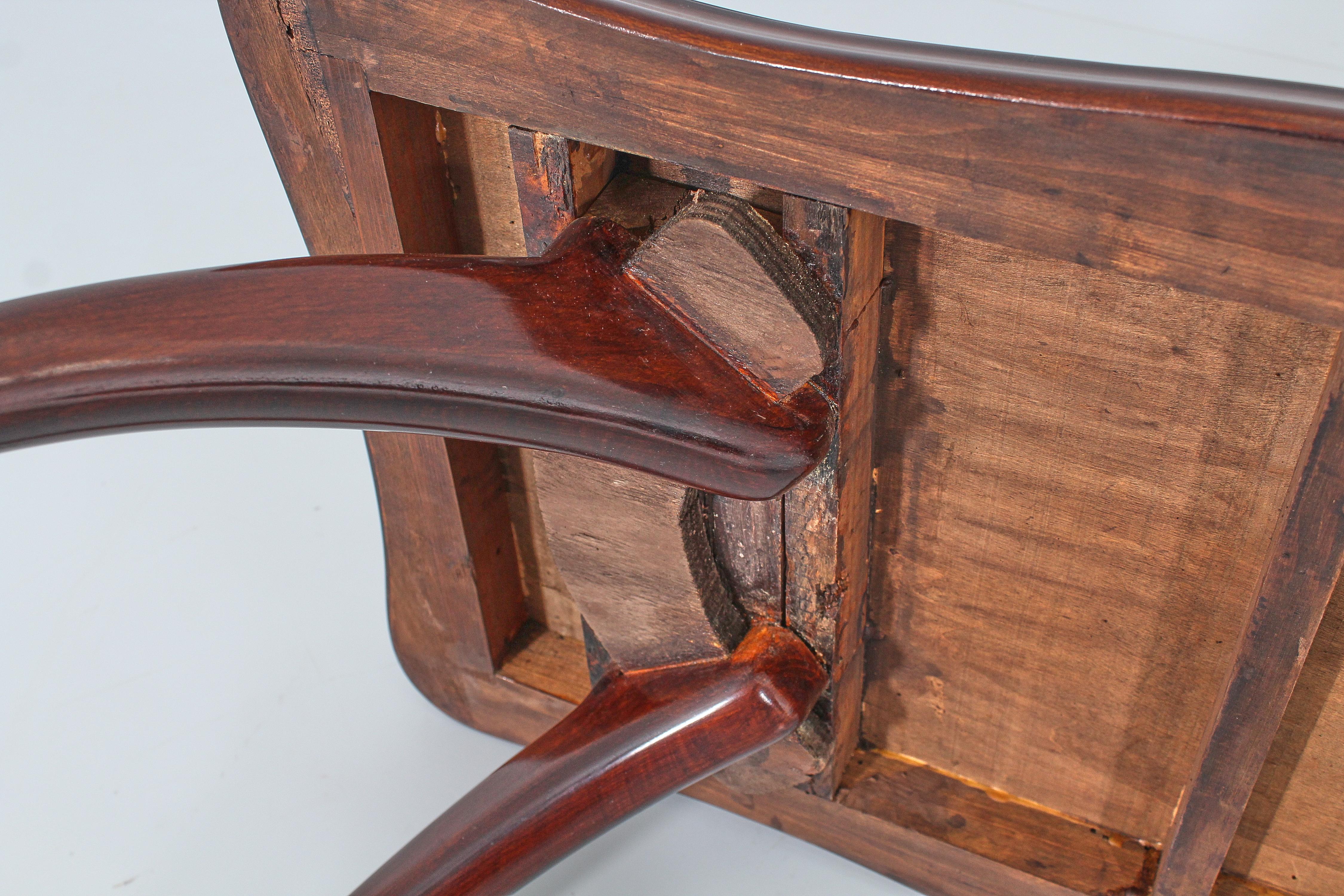 Mid-Century O. Borsani (attr.) Holz-Couchtisch, Italien 20er-Jahre im Angebot 9