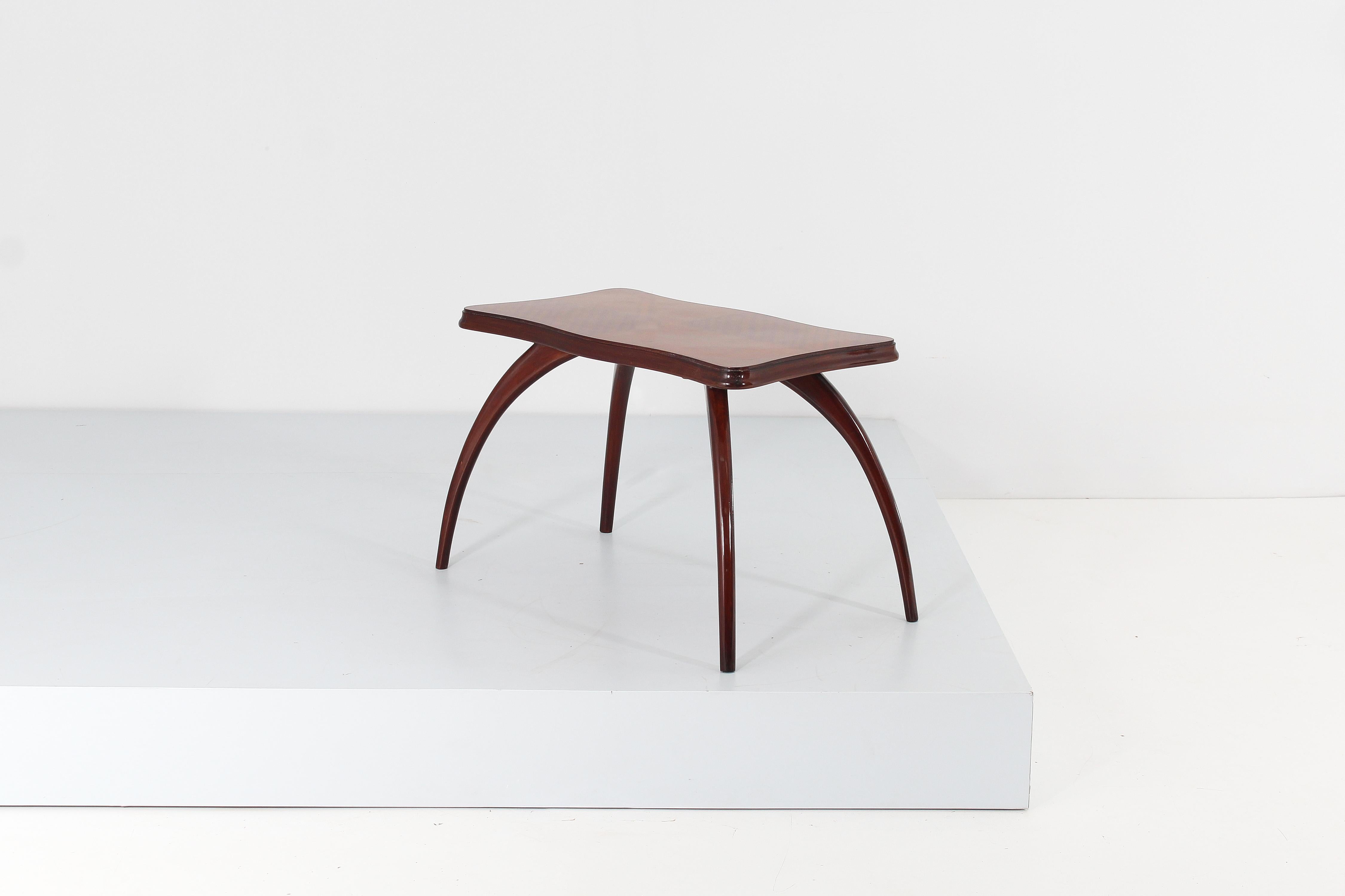Mid-Century O. Borsani (attr.) Holz-Couchtisch, Italien 20er-Jahre (Italienisch) im Angebot