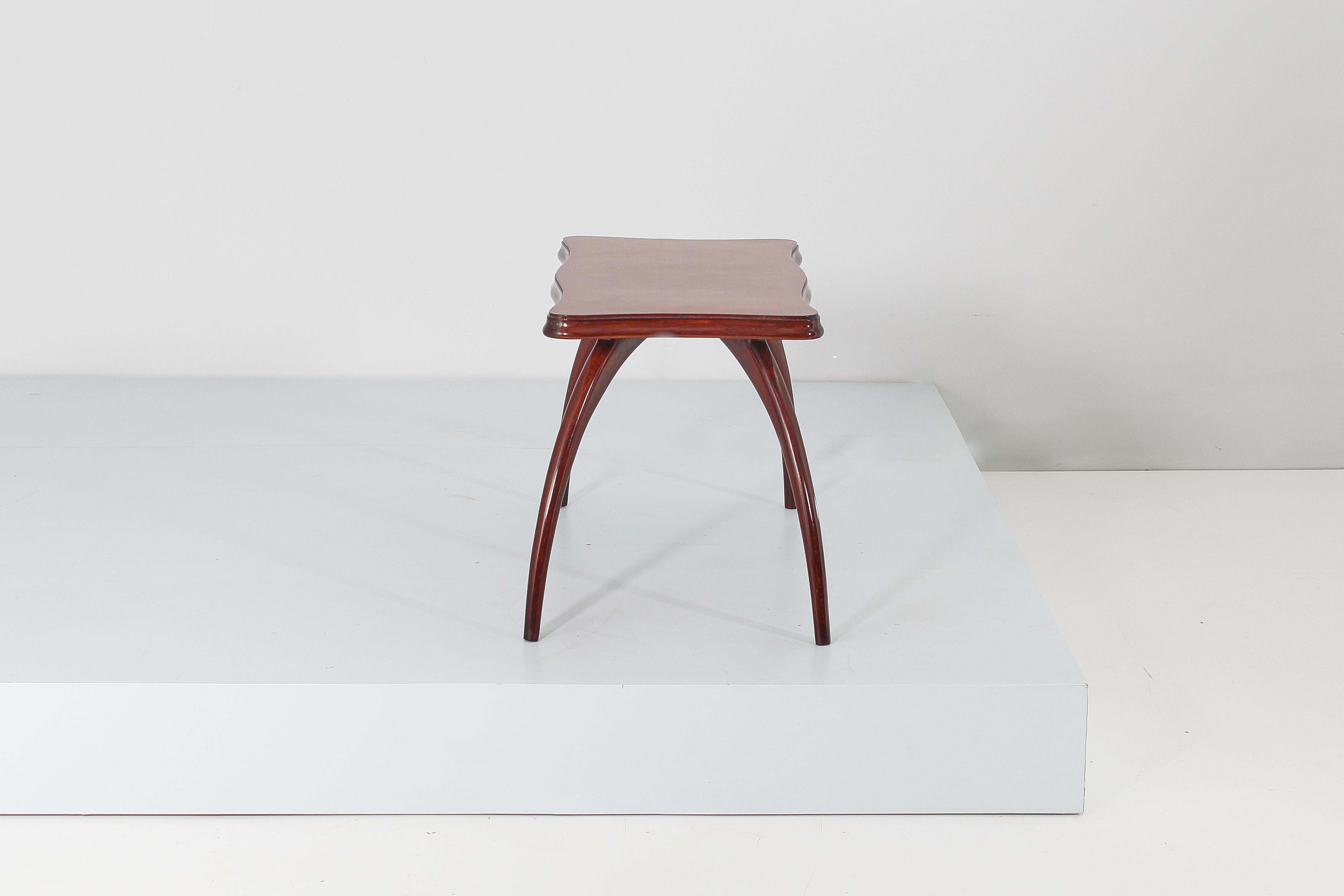 Mid-Century O. Borsani (attr.) Holz-Couchtisch, Italien 20er-Jahre im Zustand „Gut“ im Angebot in Palermo, IT