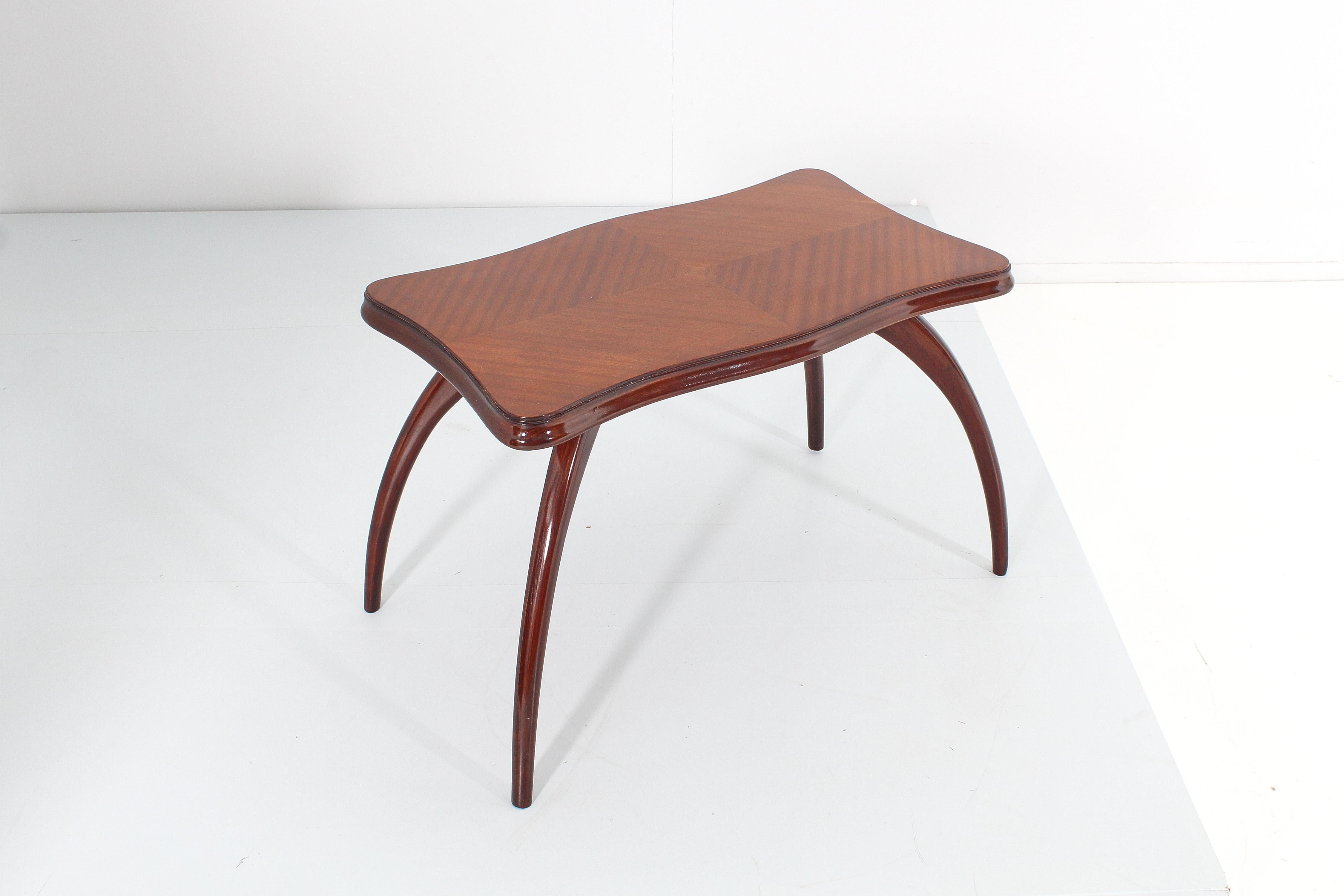 Mid-Century O. Borsani (attr.) Holz-Couchtisch, Italien 20er-Jahre im Angebot 3