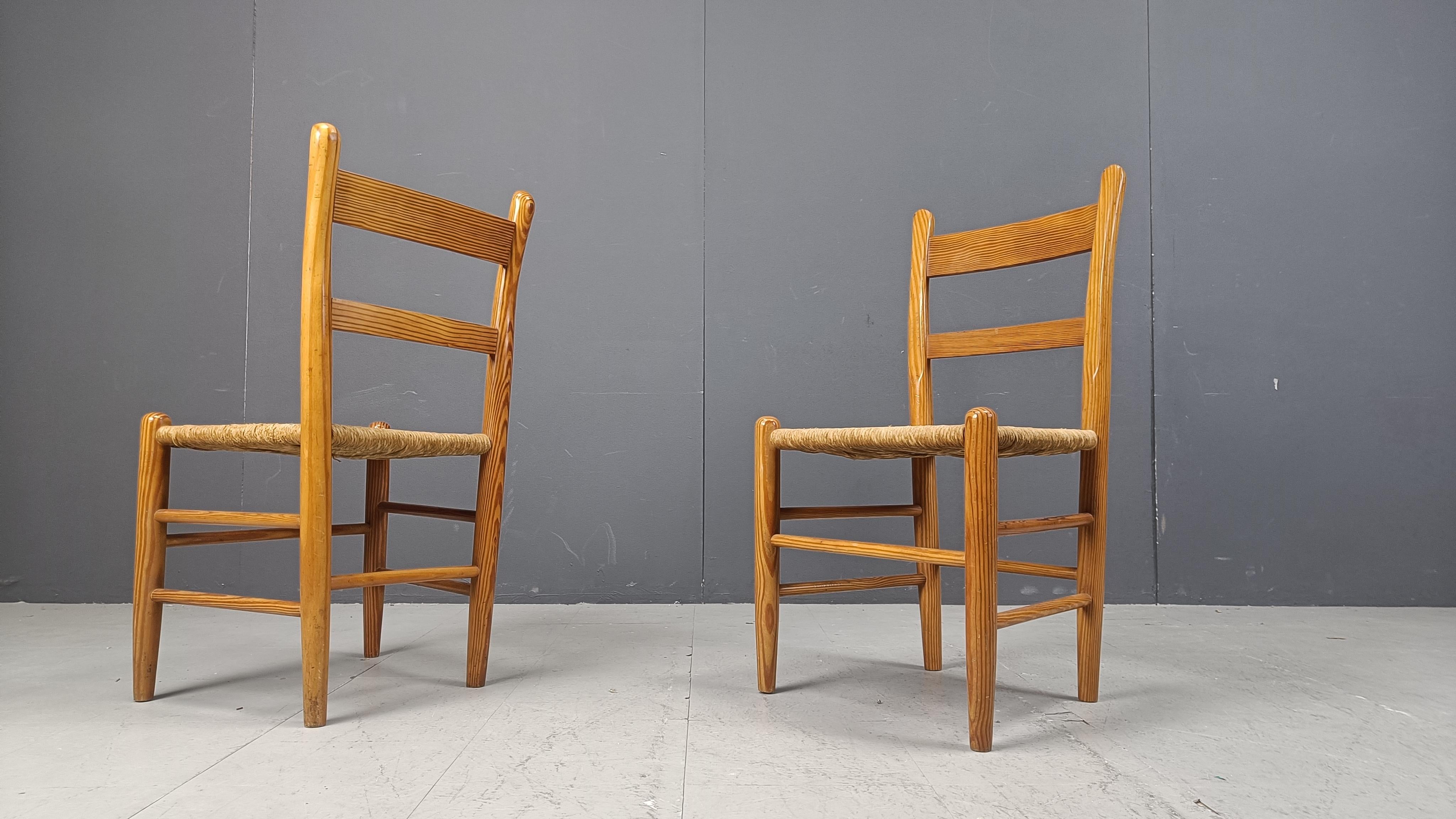 Set di 4 sedie da pranzo di metà secolo in Oak e vimini - Anni '70 in vendita 3