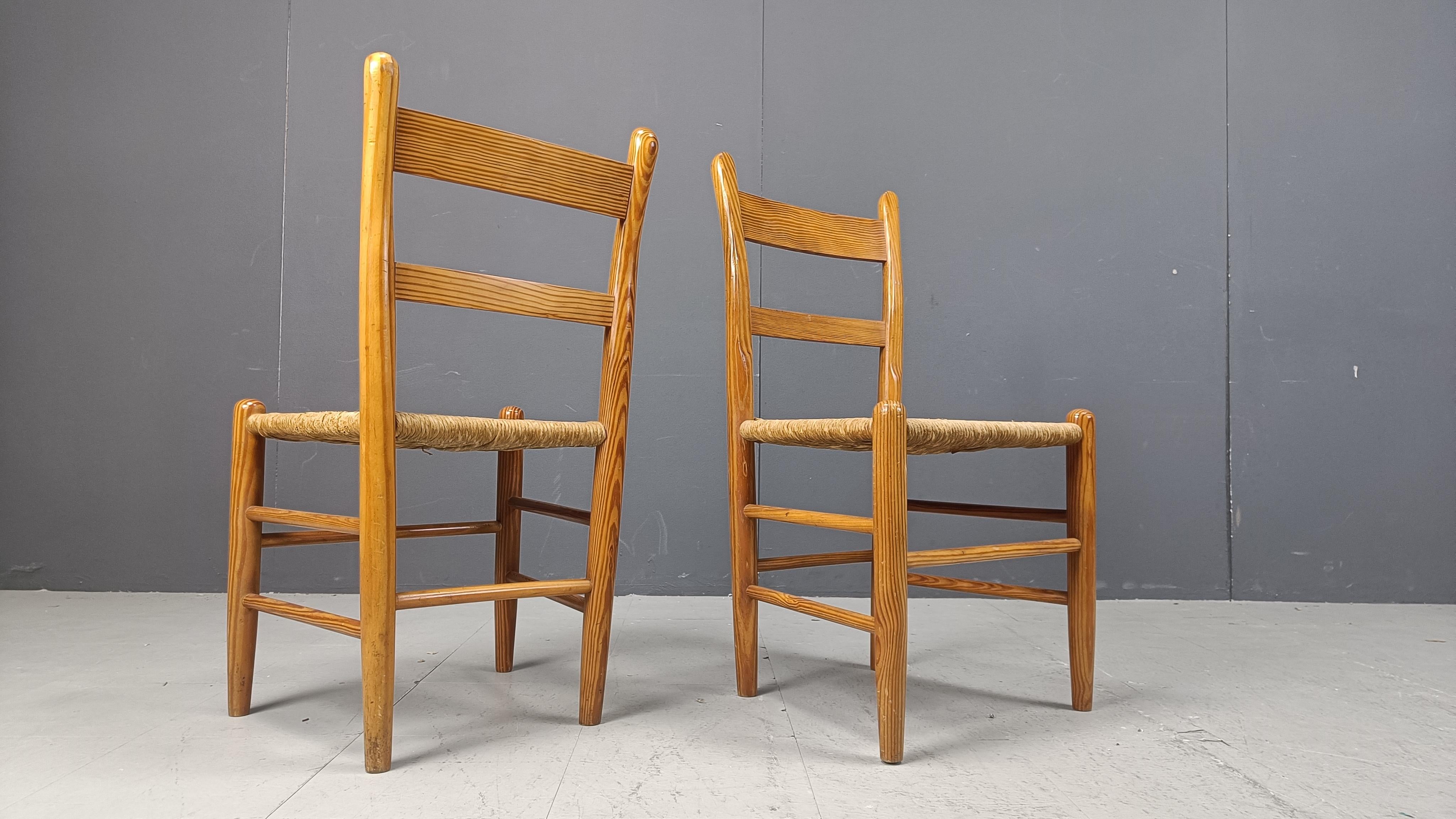Set di 4 sedie da pranzo di metà secolo in Oak e vimini - Anni '70 in vendita 5