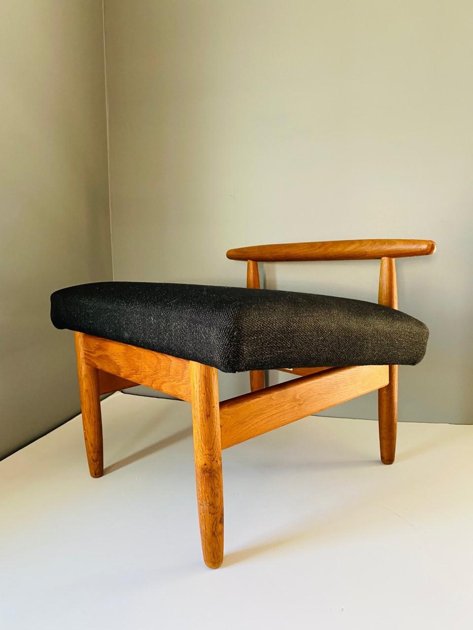 Fabric Mid-Century Oak and Wool Stool by Ejvind A. Johansson for FDB Møbler, Denmark For Sale