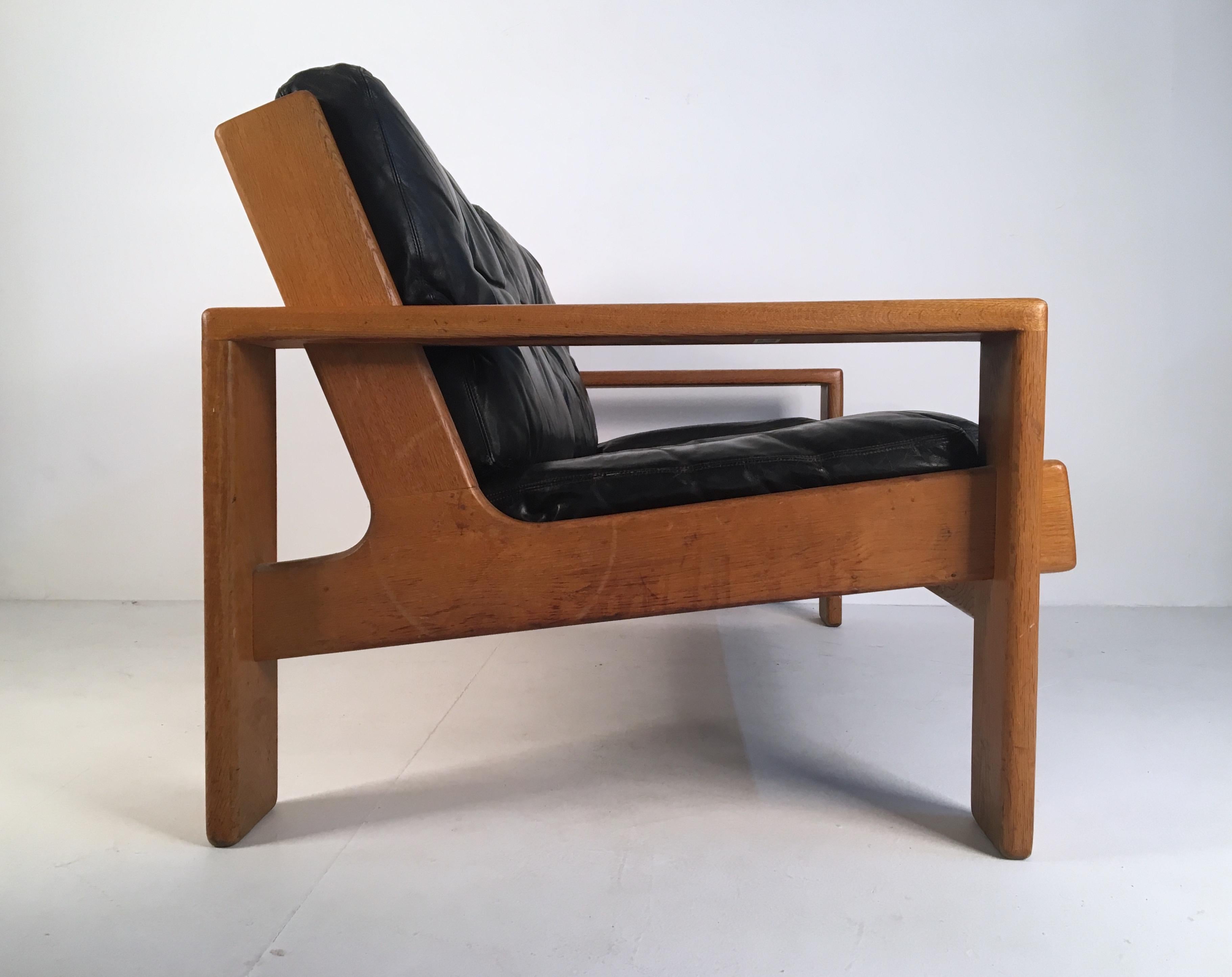 Mid-20th Century Midcentury Oak & Black Leather ‘Bonanza’ Sofa by E. Pajamies for Asko circa 1960 For Sale