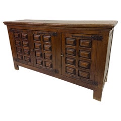 Brutalistisches Sideboard aus Eiche aus der Jahrhundertmitte im spanischen Stil