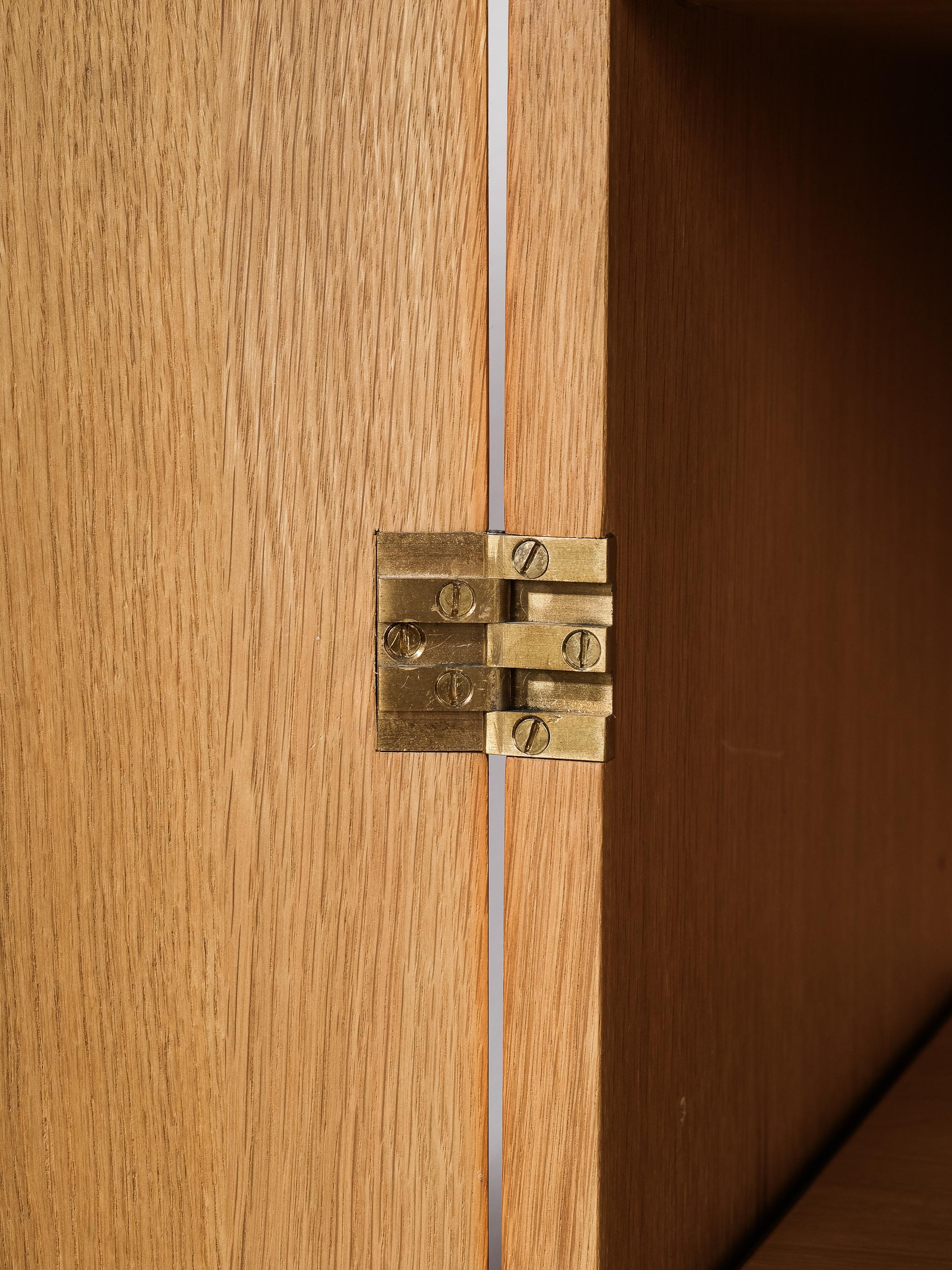 Mid-Century Oak Cabinet by Gunnar Myrstrand for Källemo, Sweden, 1960s For Sale 6