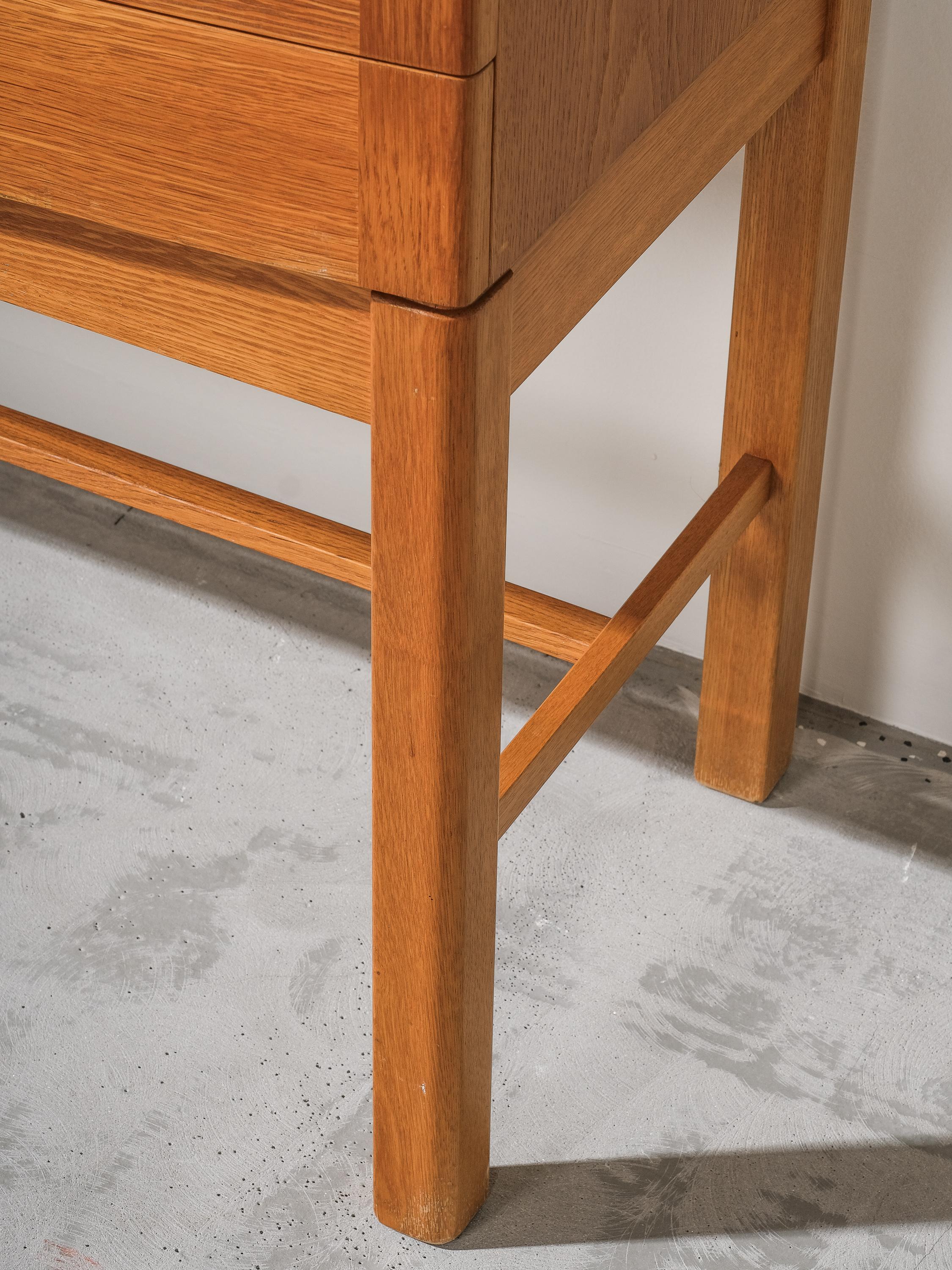 Mid-Century Oak Cabinet by Gunnar Myrstrand for Källemo, Sweden, 1960s For Sale 9