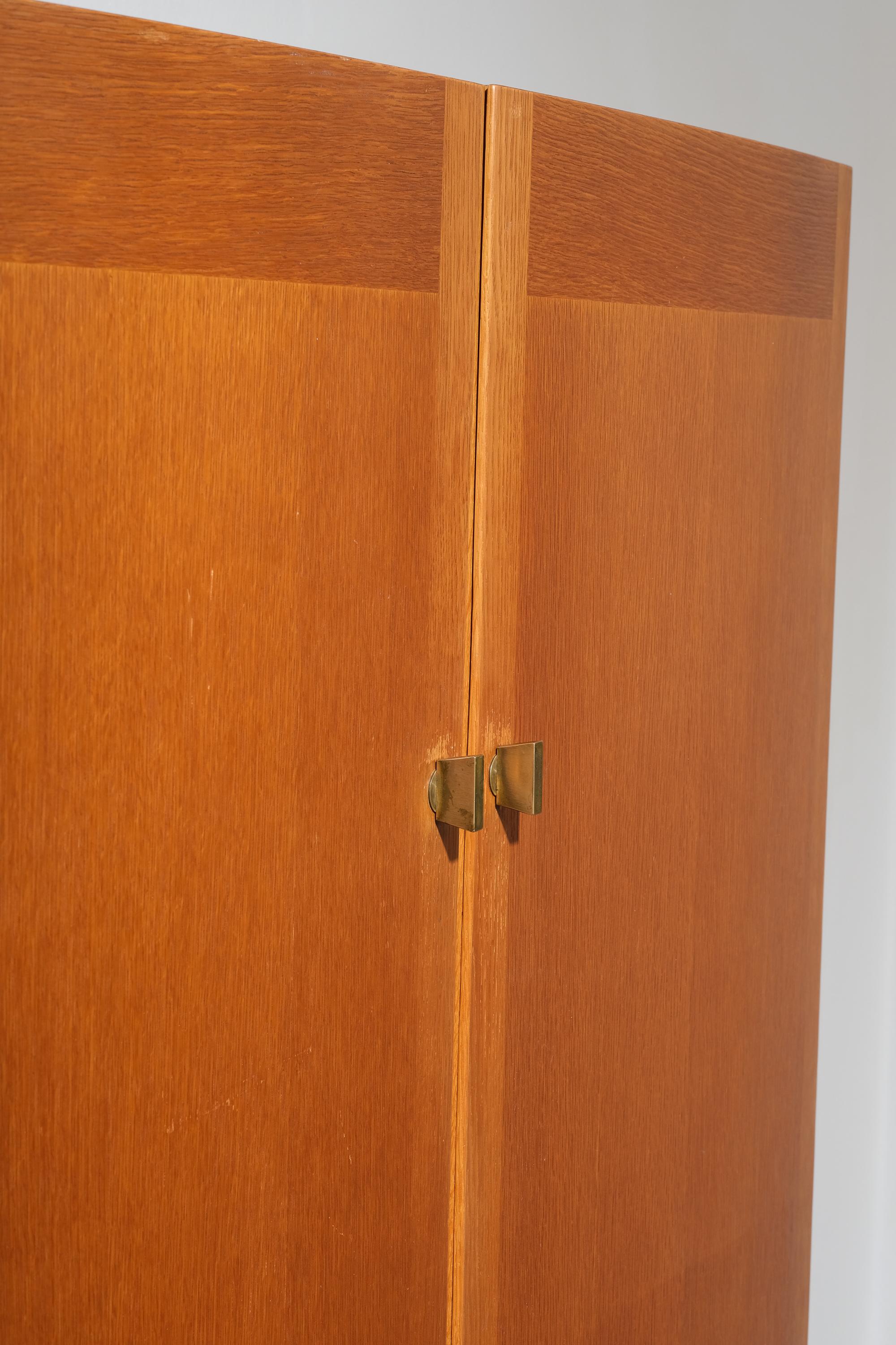 Mid-Century Oak Cabinet by Gunnar Myrstrand for Källemo, Sweden, 1960s In Good Condition For Sale In Karis, Nyland