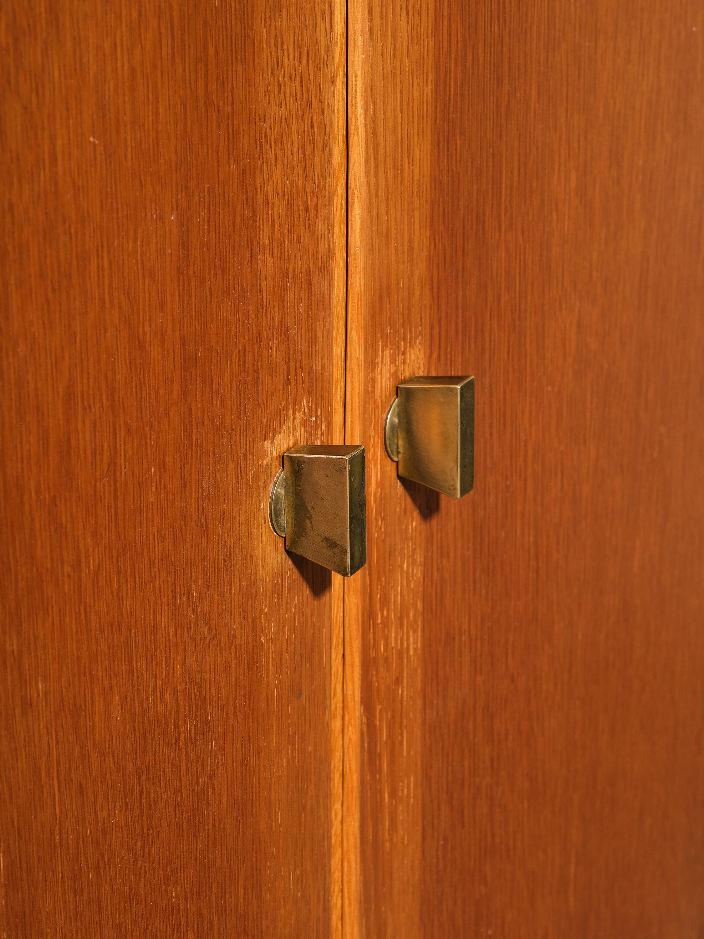Mid-20th Century Mid-Century Oak Cabinet by Gunnar Myrstrand for Källemo, Sweden, 1960s For Sale