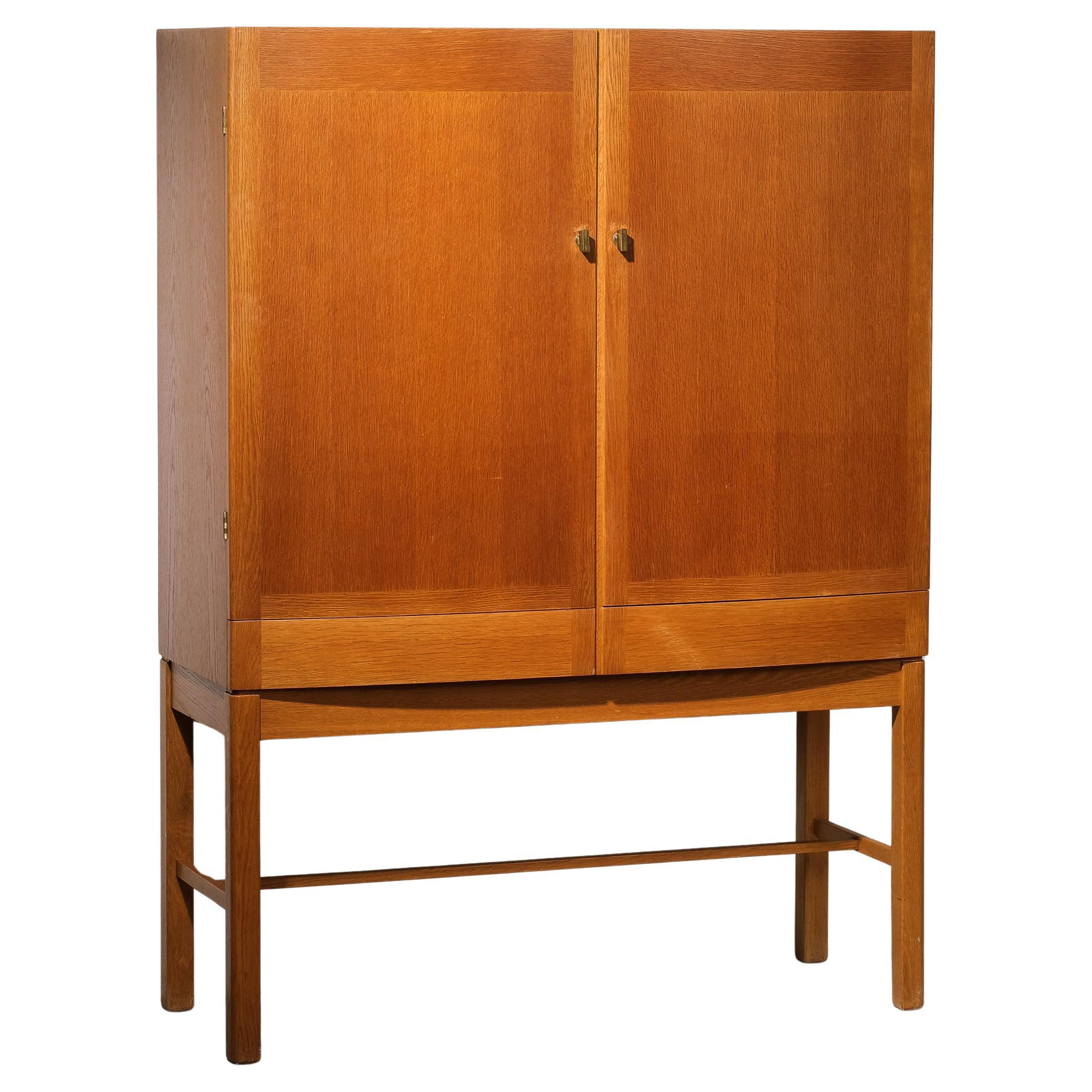 Mid-Century Oak Cabinet by Gunnar Myrstrand for Källemo, Sweden, 1960s For Sale