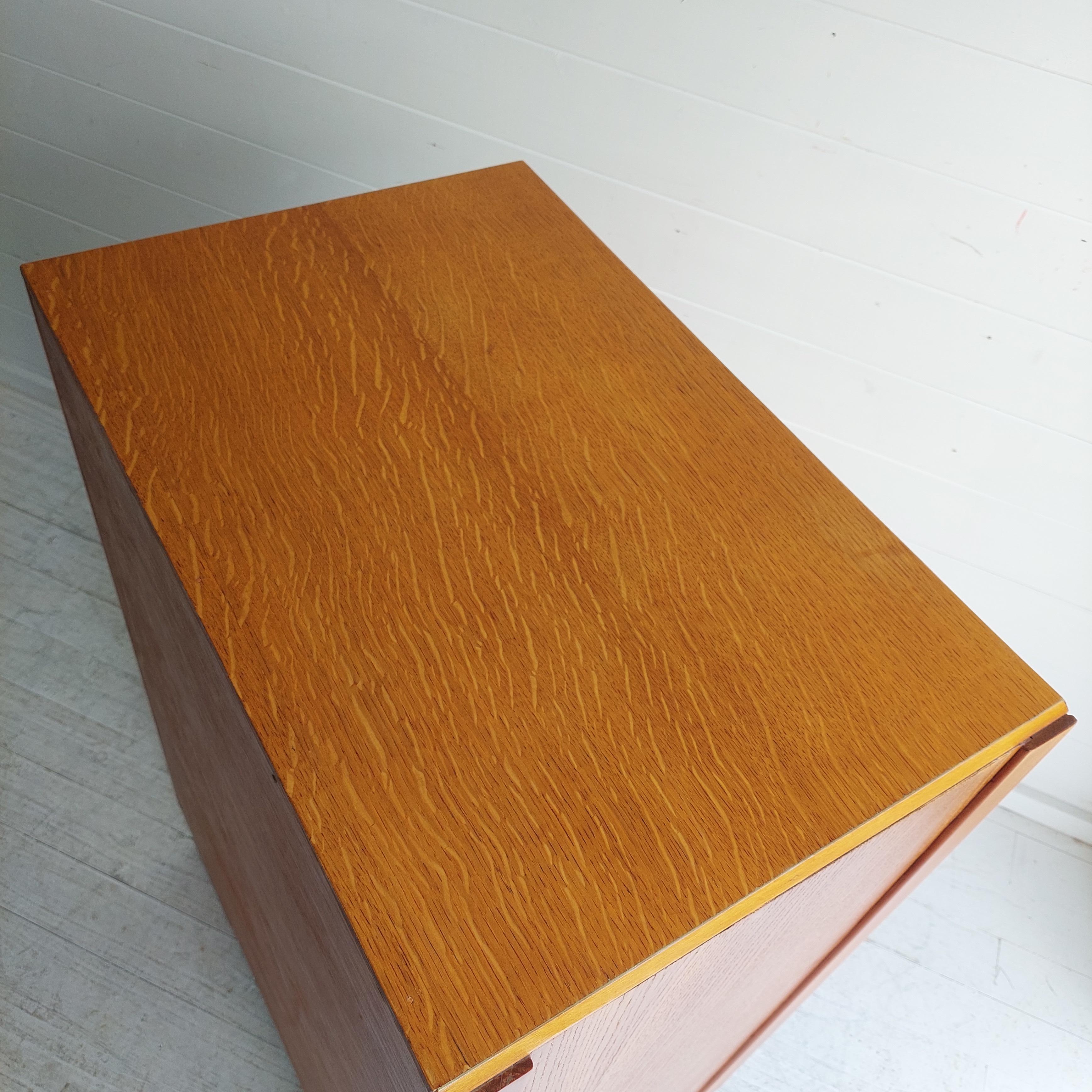 Mid Century Oak Chest Of 5 Drawers Tallboy,  Meredew Style, 60s 1