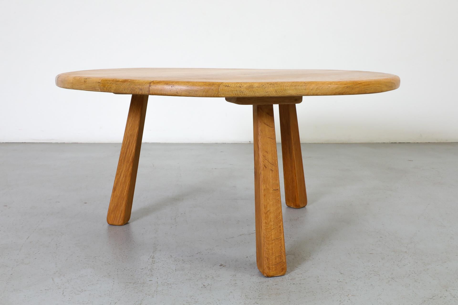 Table basse ou d'appoint en chêne du milieu du siècle dernier par Meubelfabriek Oisterwijk en vente 3