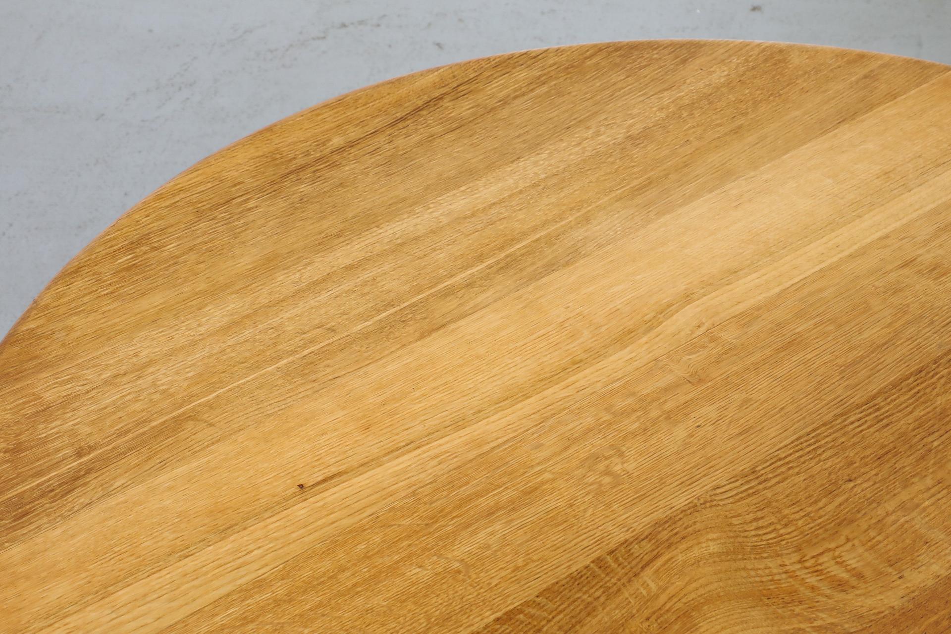 Table basse ou d'appoint en chêne du milieu du siècle dernier par Meubelfabriek Oisterwijk en vente 4