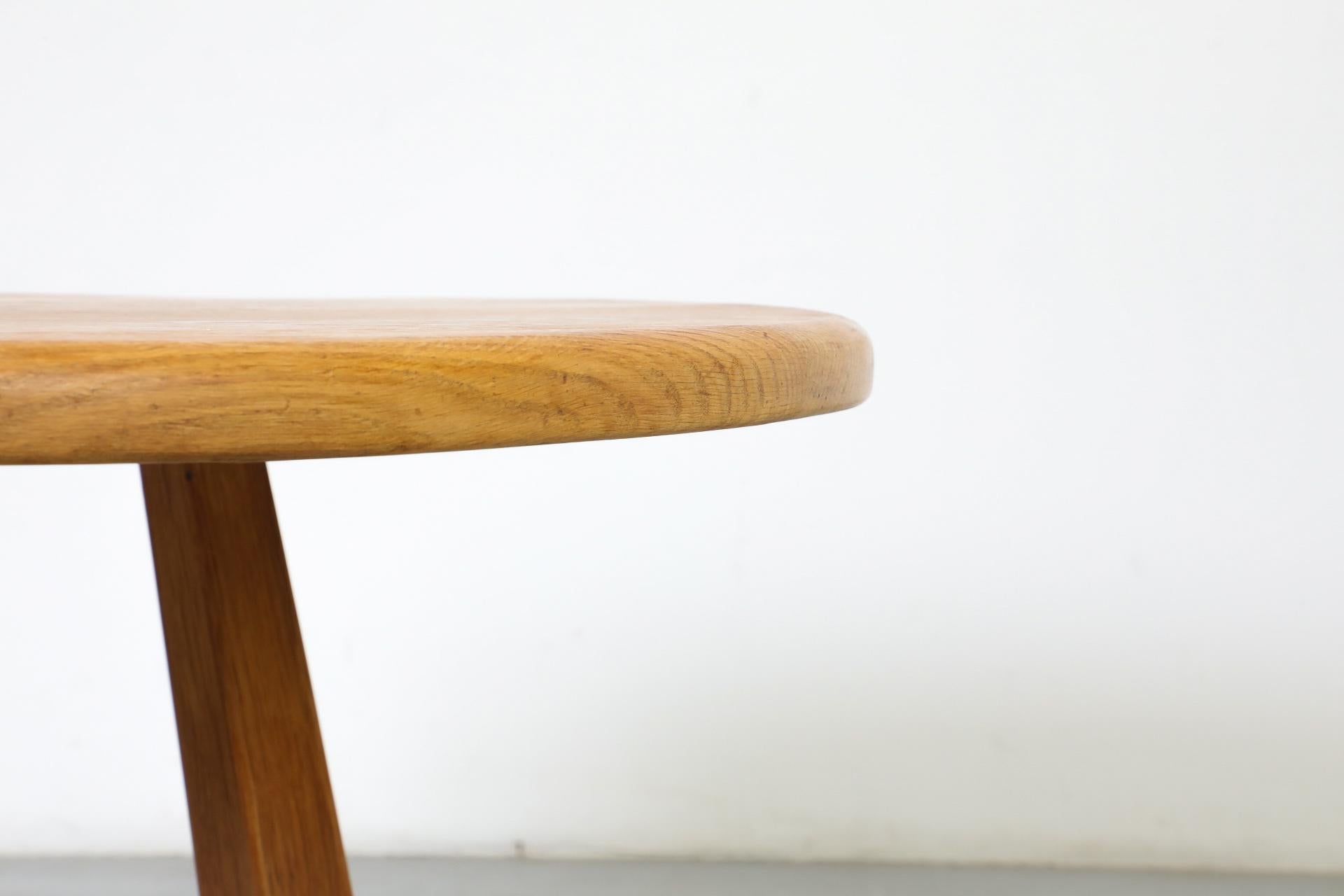 Table basse ou d'appoint en chêne du milieu du siècle dernier par Meubelfabriek Oisterwijk en vente 11