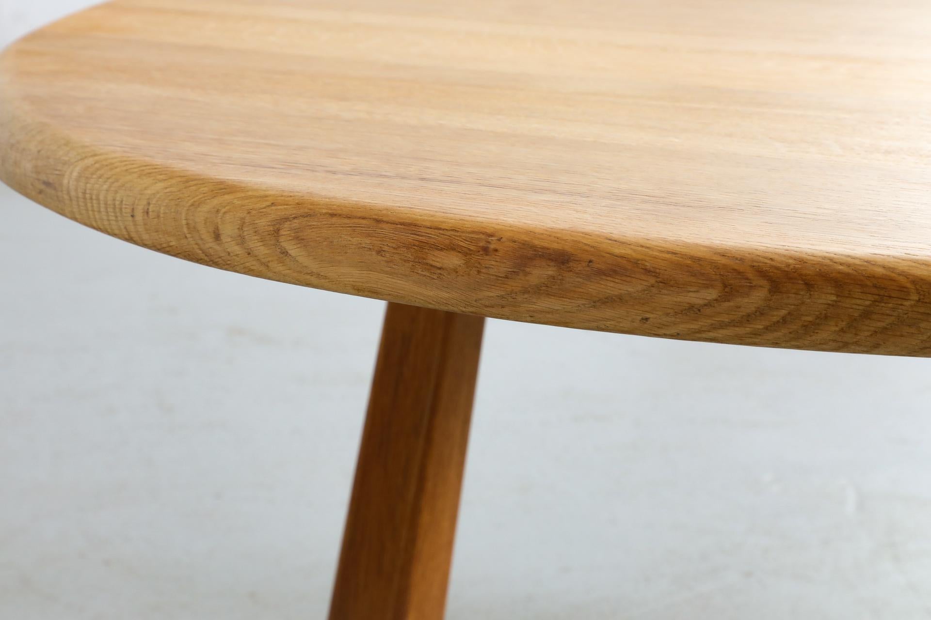 Table basse ou d'appoint en chêne du milieu du siècle dernier par Meubelfabriek Oisterwijk en vente 12