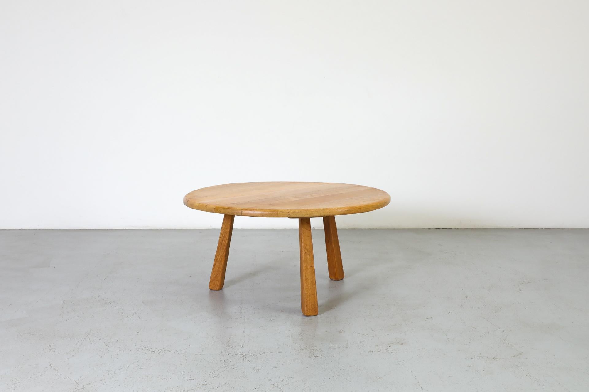 20ième siècle Table basse ou d'appoint en chêne du milieu du siècle dernier par Meubelfabriek Oisterwijk en vente