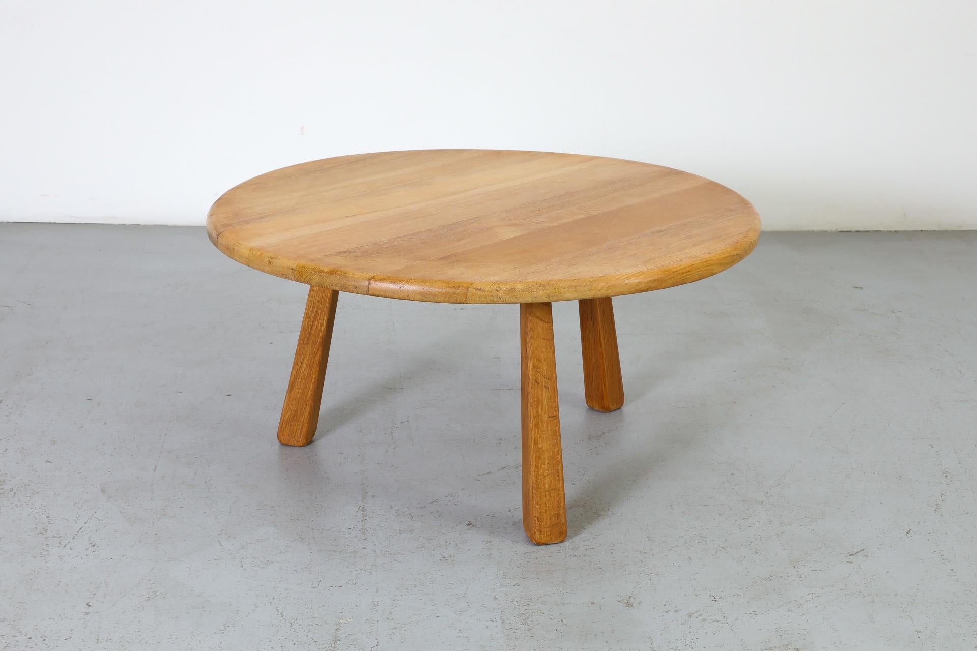 Table basse ou d'appoint en chêne du milieu du siècle dernier par Meubelfabriek Oisterwijk en vente 1