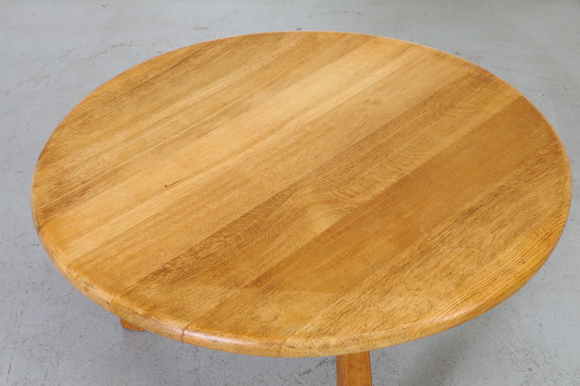 Table basse ou d'appoint en chêne du milieu du siècle dernier par Meubelfabriek Oisterwijk en vente 2