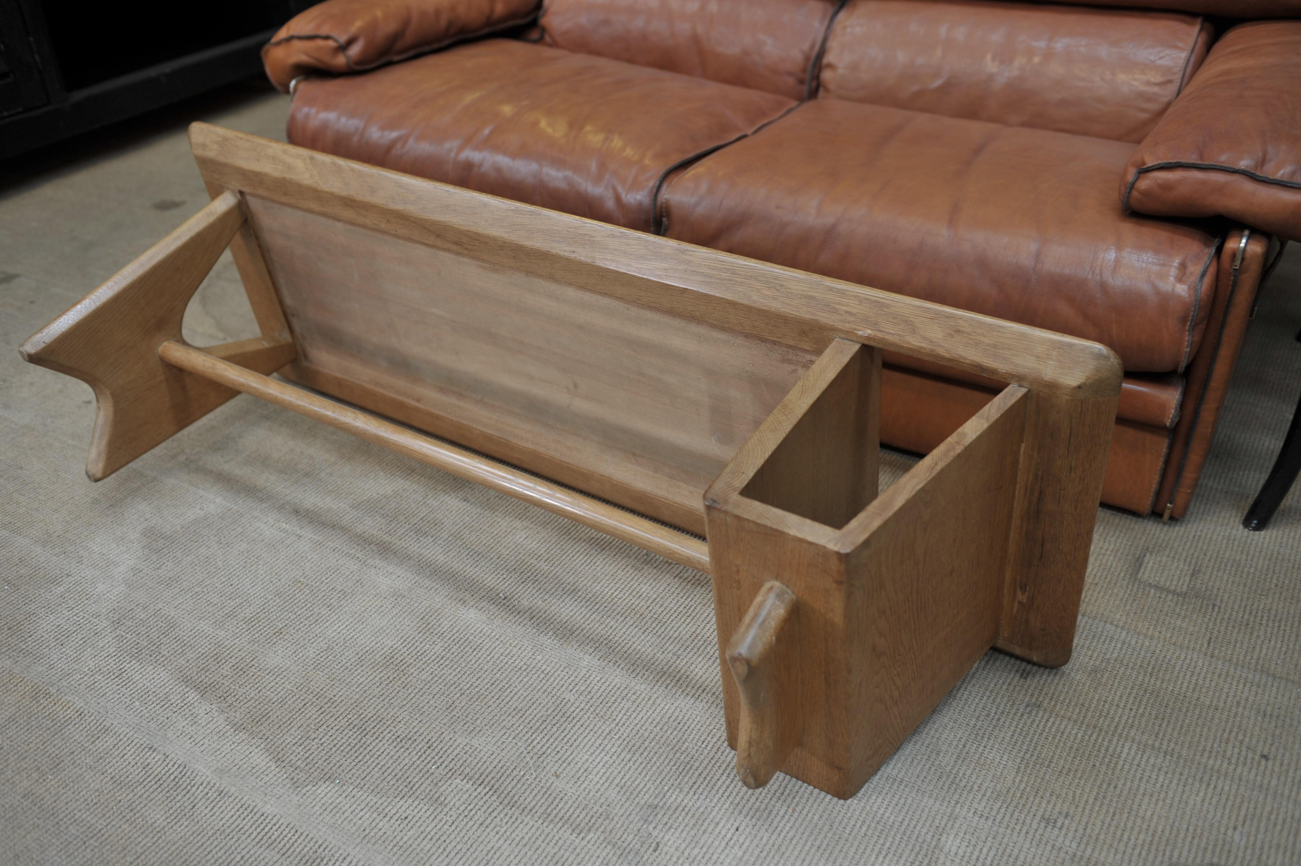 Midcentury Oak Coffee Table by Guillerme & Chambron for Votre Maison For Sale 1