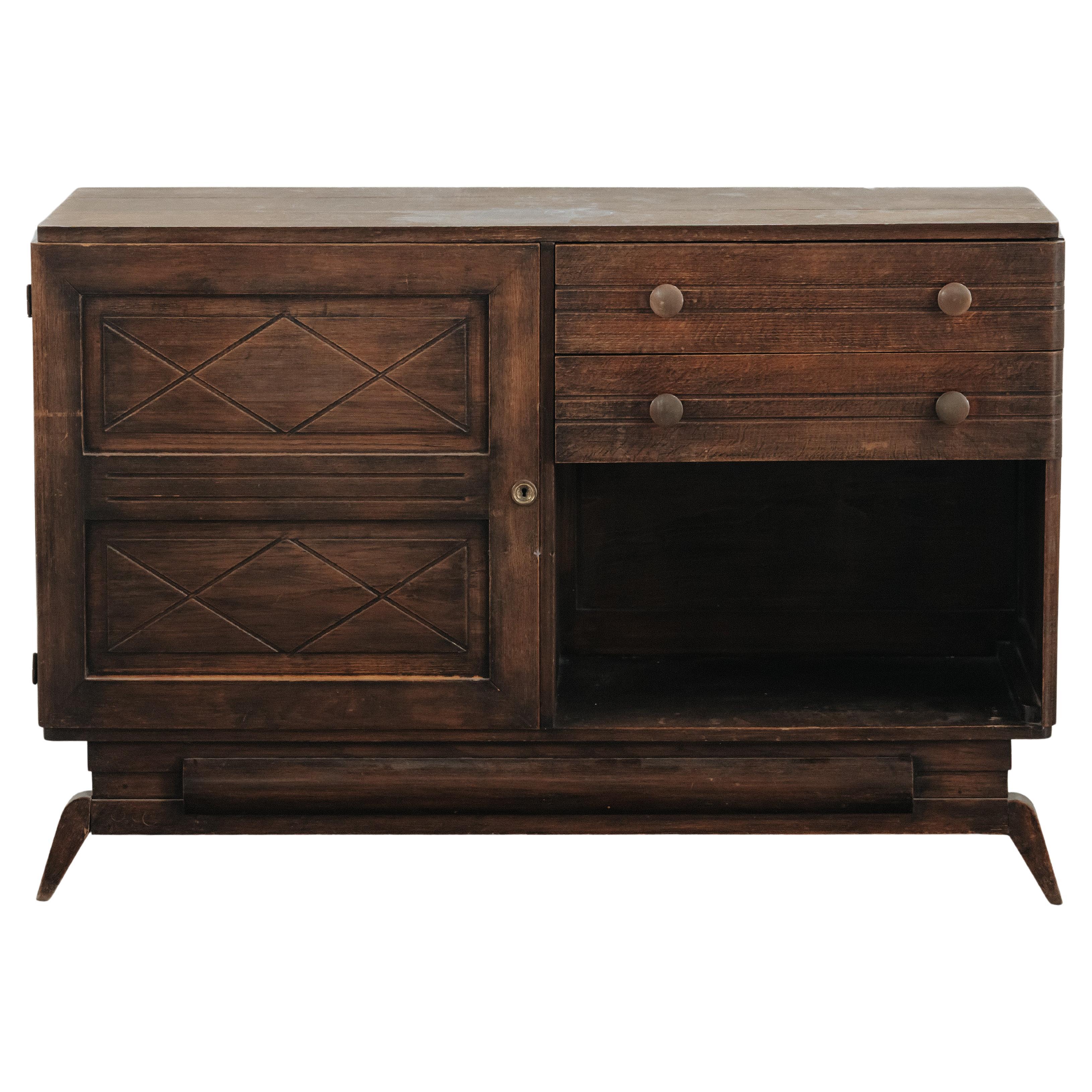 Mid Century Eiche Kredenz aus Frankreich, CIRCA 1960