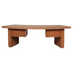 Bureau français courbé en Oak du milieu du siècle