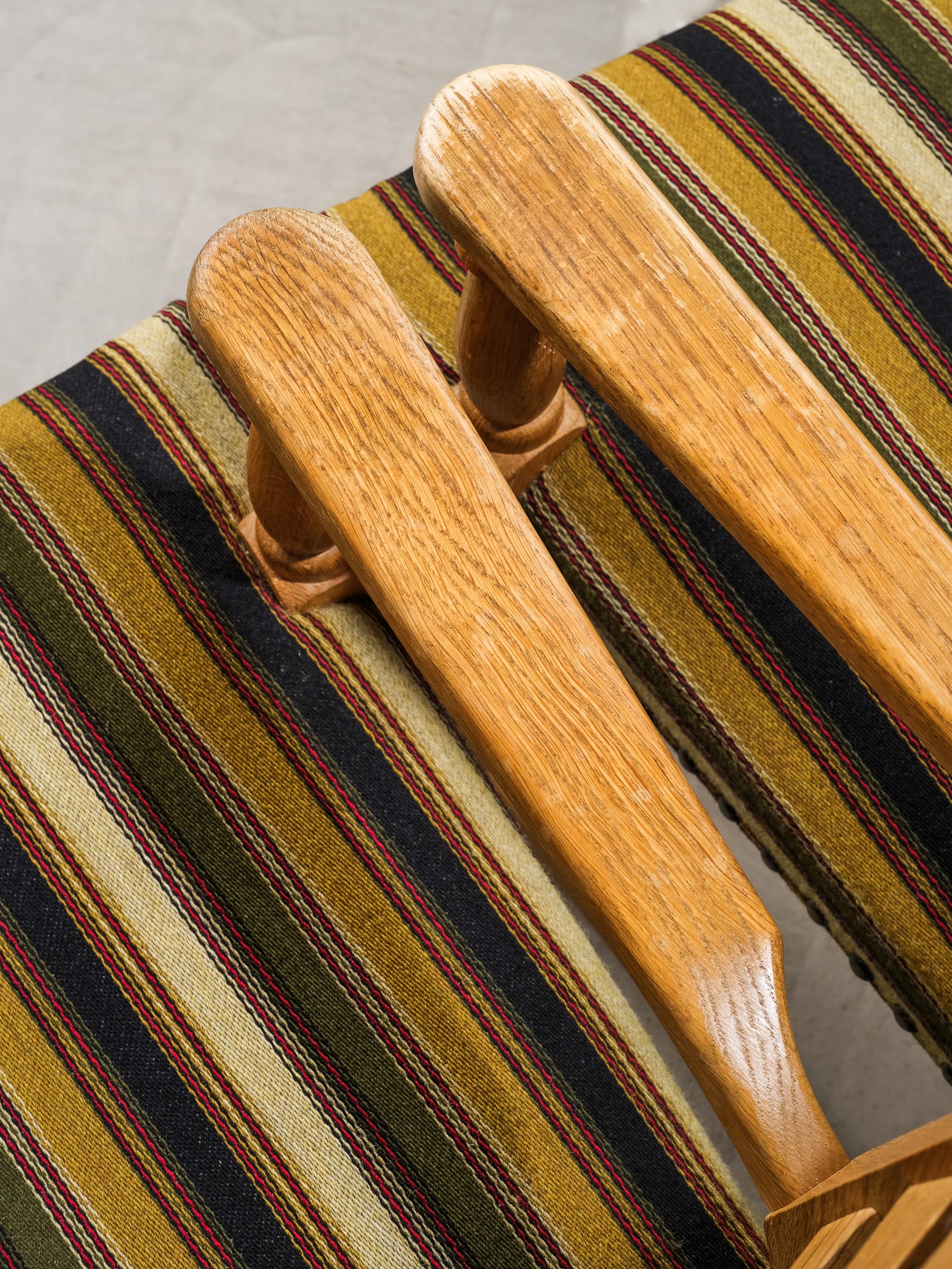 Sedie da pranzo danesi di metà secolo in Oak di Henning Kjærnulf, Danimarca, set di 6 pezzi In condizioni buone in vendita a Karis, Nyland
