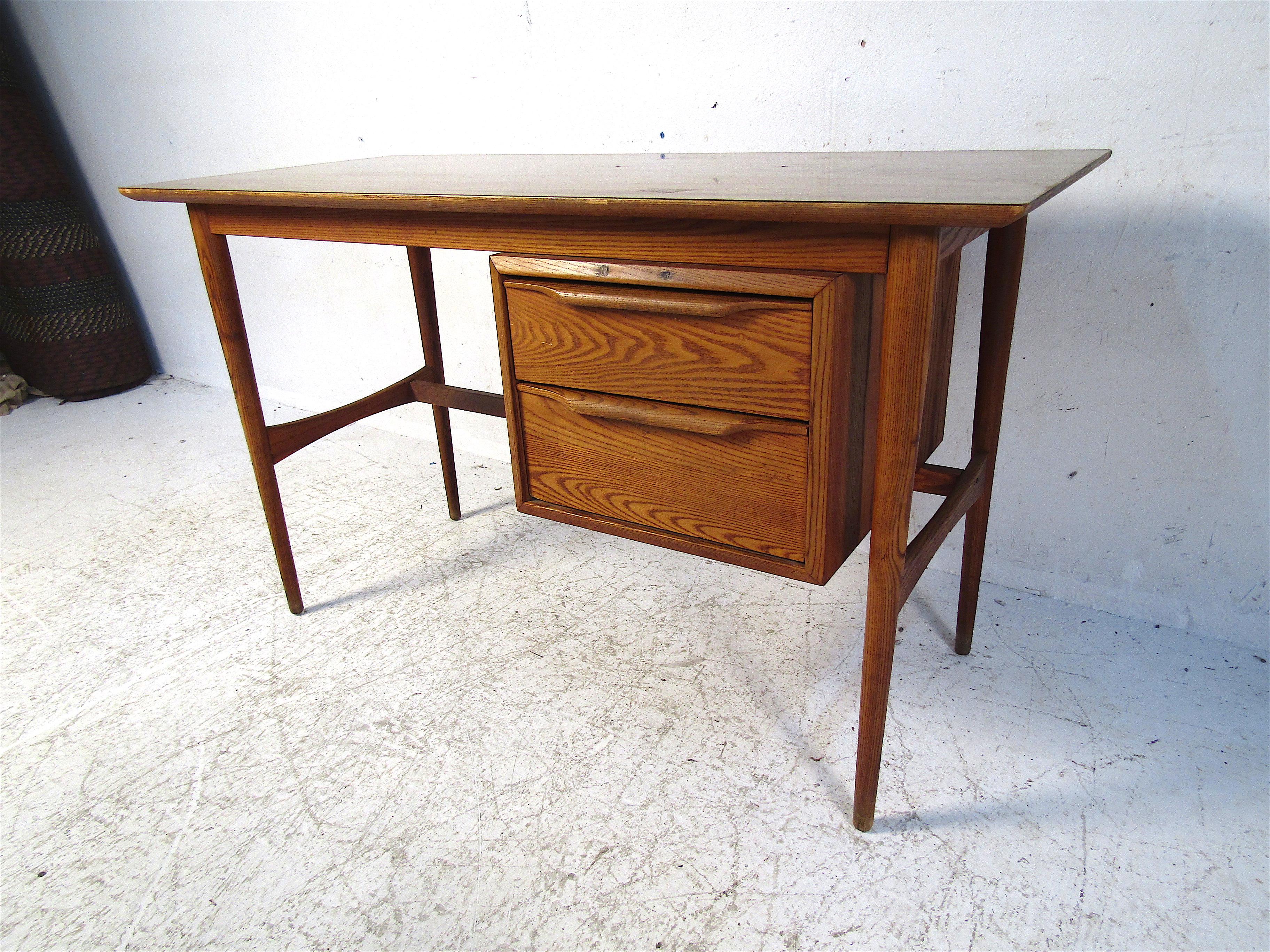 Mid-Century Modern Midcentury Oak Desk by Heywood Wakefield