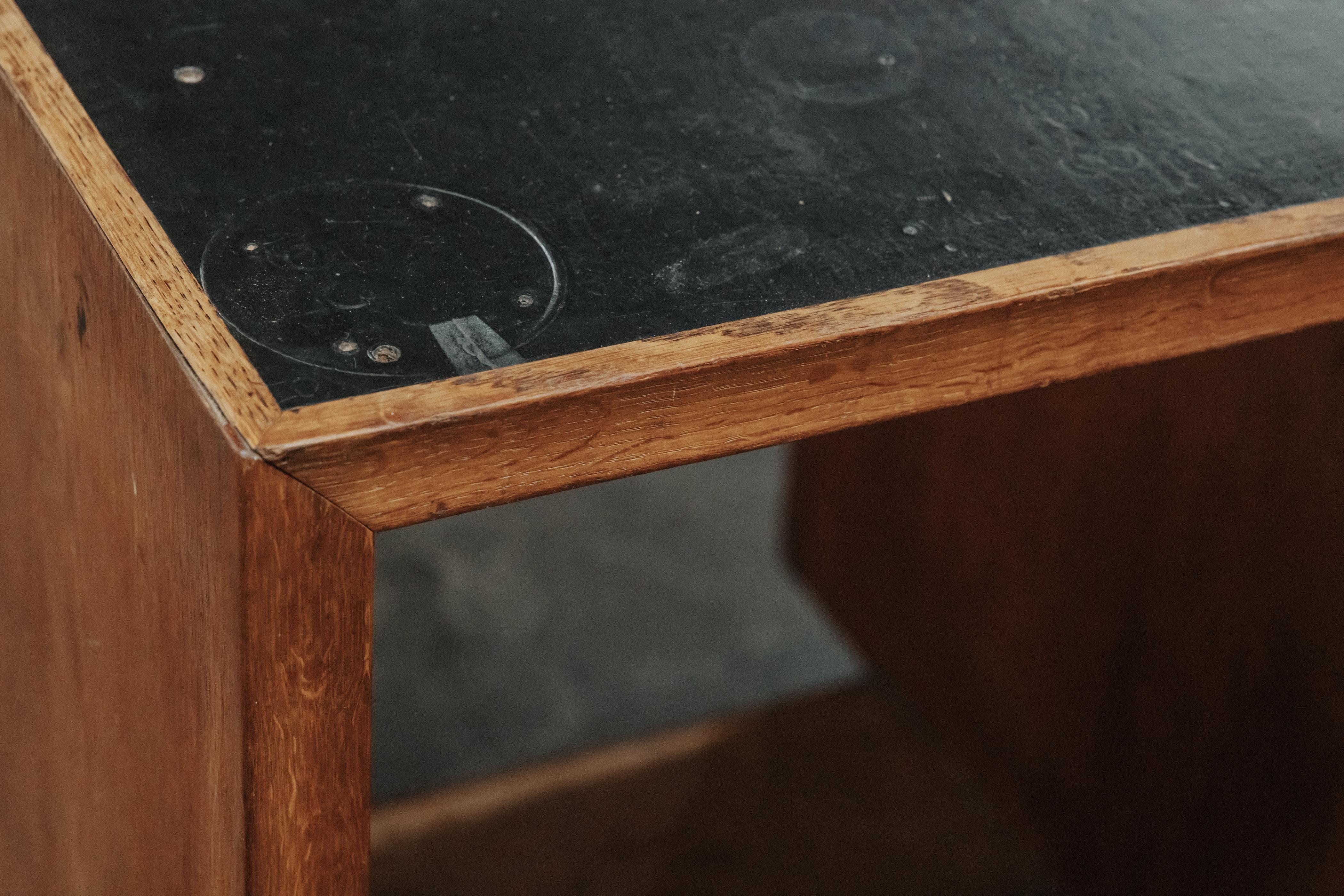 Mid Century Oak Desk From The Netherlands, Circa 1950 For Sale 2