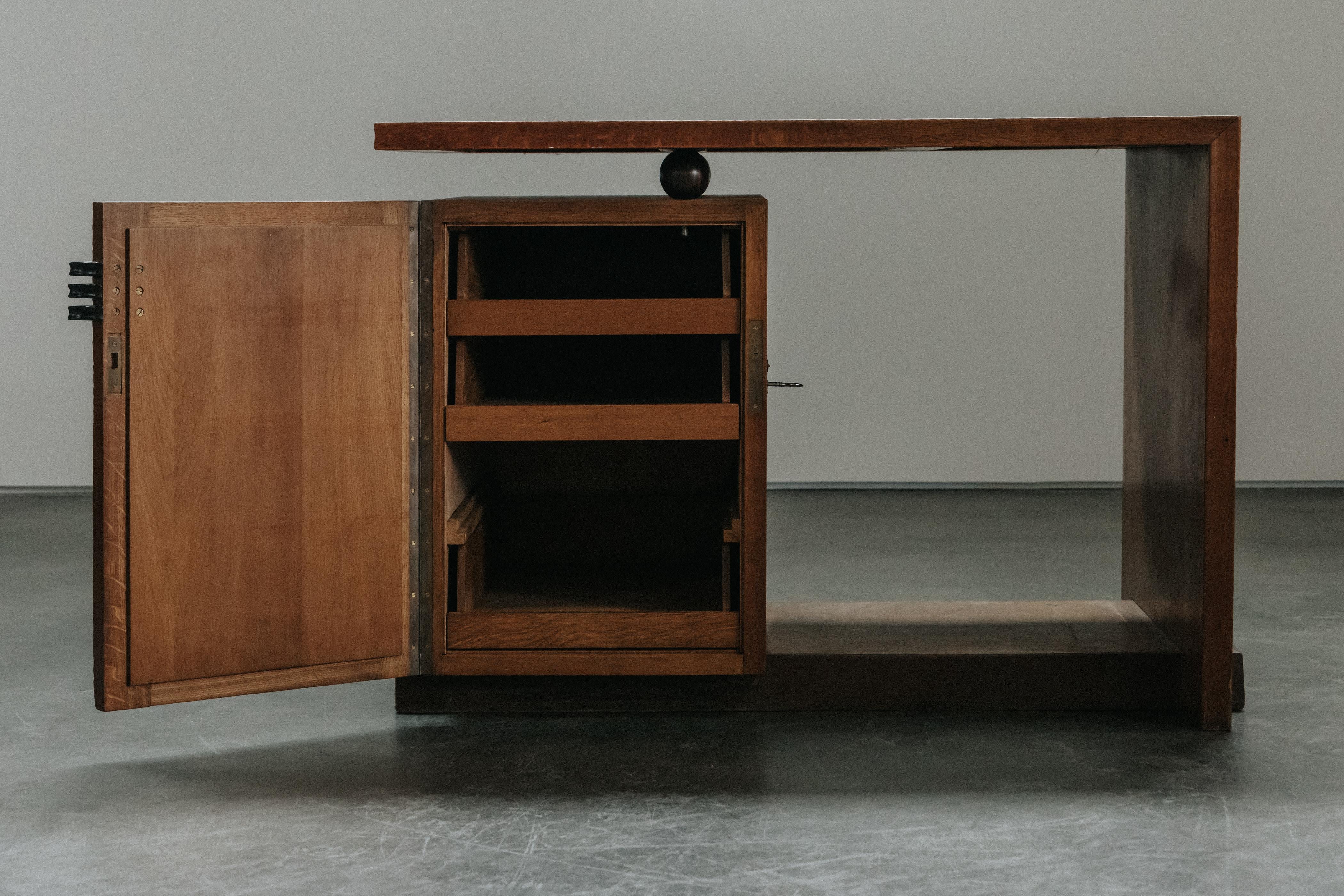 Mid Century Oak Desk From The Netherlands, Circa 1950 For Sale 4
