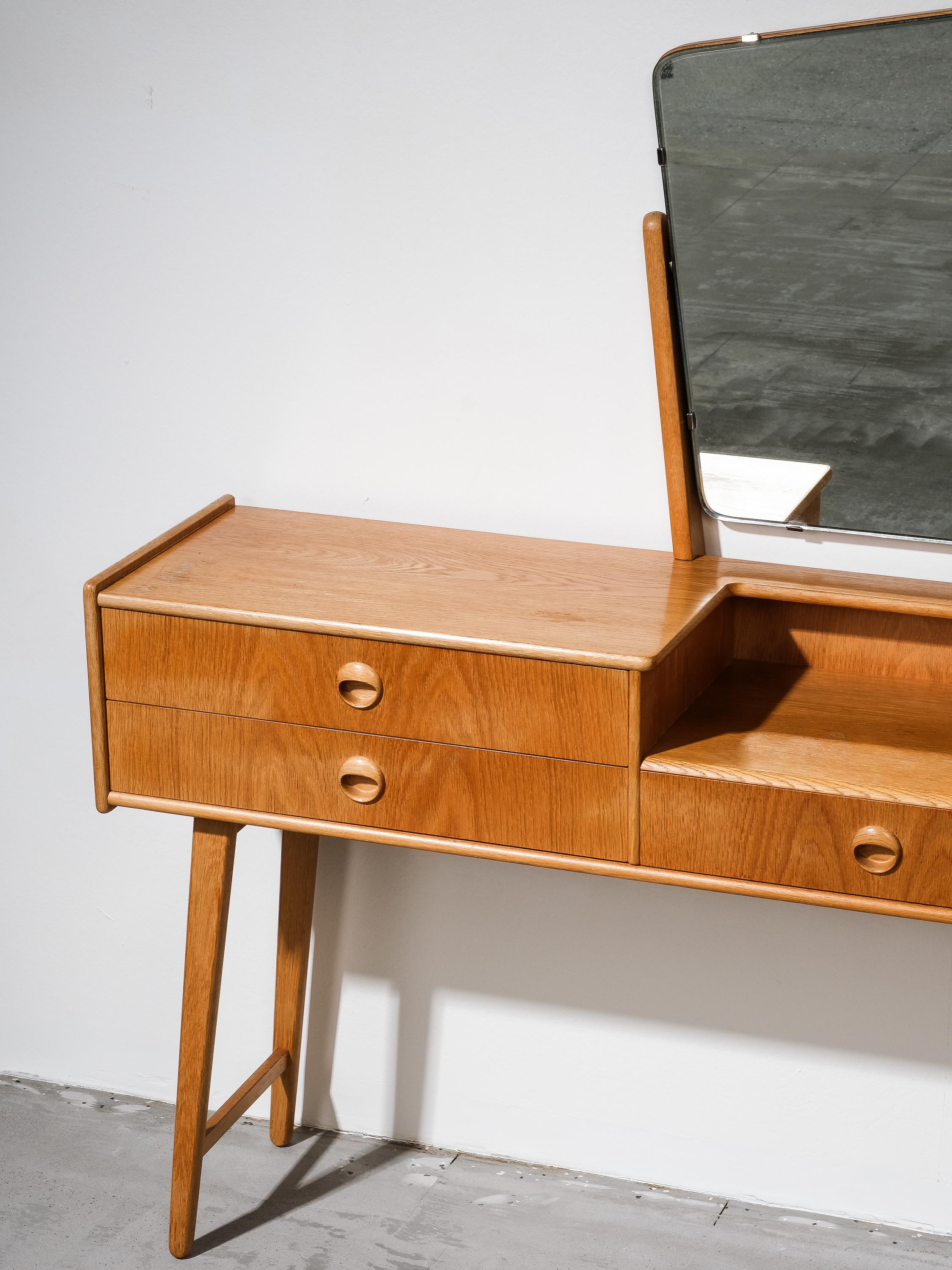 Scandinavian Modern Mid-Century Oak Dressing Table by Talgø Møbler, Norway, 1950s