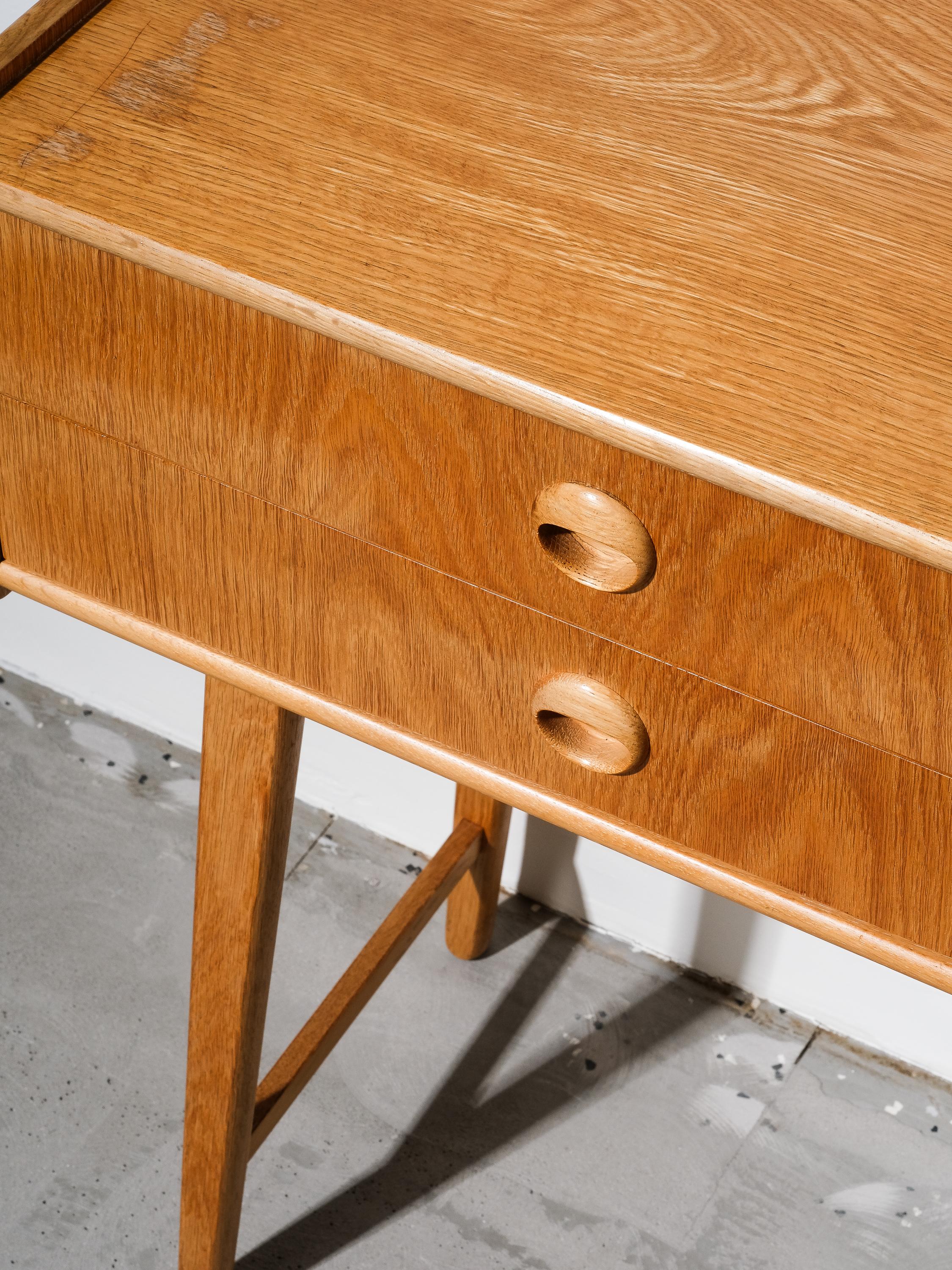 Mid-Century Oak Dressing Table by Talgø Møbler, Norway, 1950s In Good Condition In Karis, Nyland