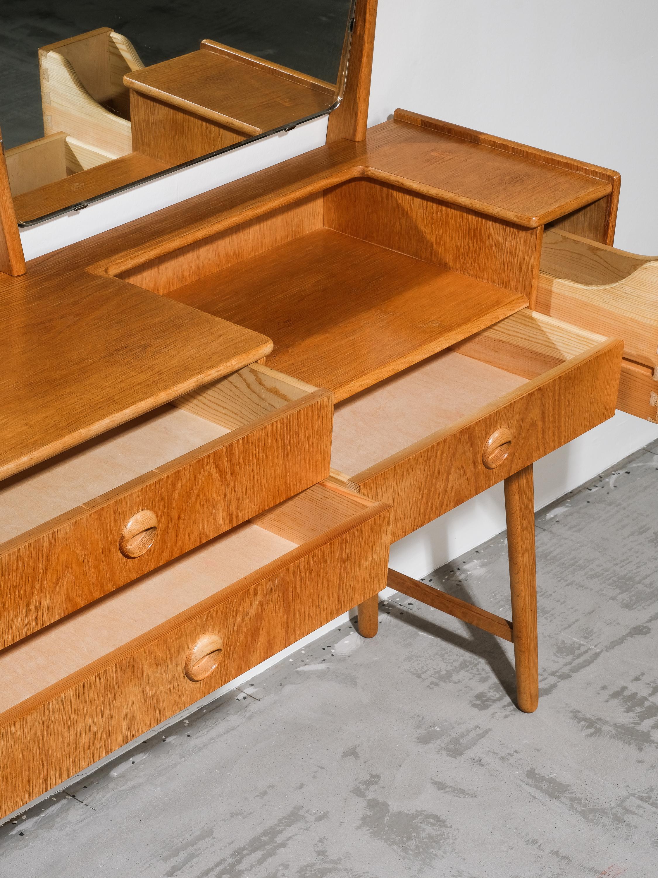 Mirror Mid-Century Oak Dressing Table by Talgø Møbler, Norway, 1950s