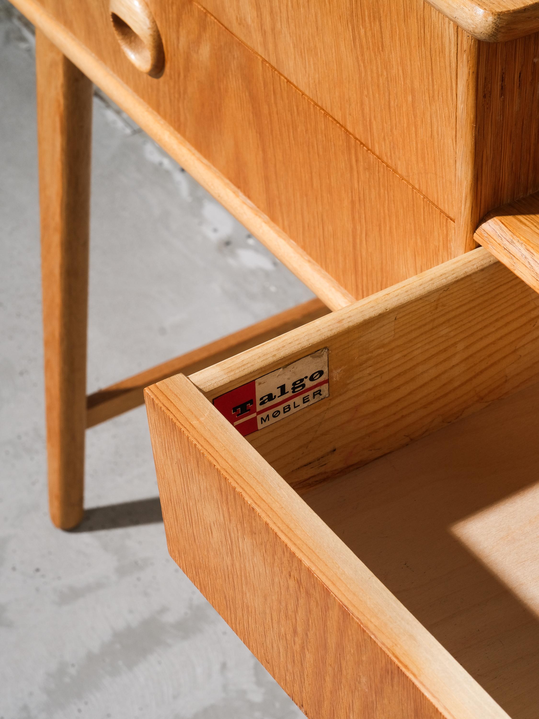 Mid-Century Oak Dressing Table by Talgø Møbler, Norway, 1950s 1