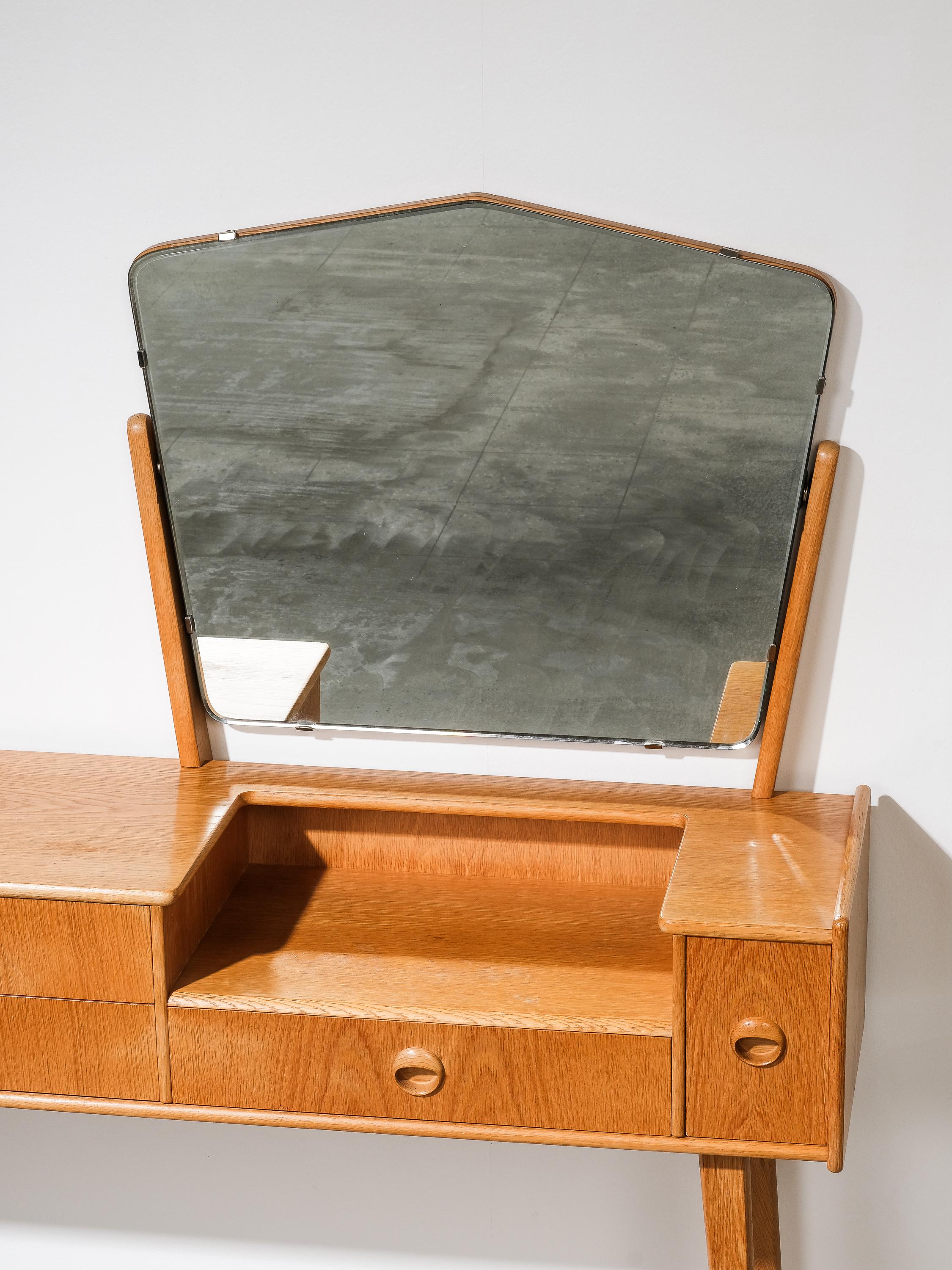 Mid-Century Oak Dressing Table by Talgø Møbler, Norway, 1950s 2