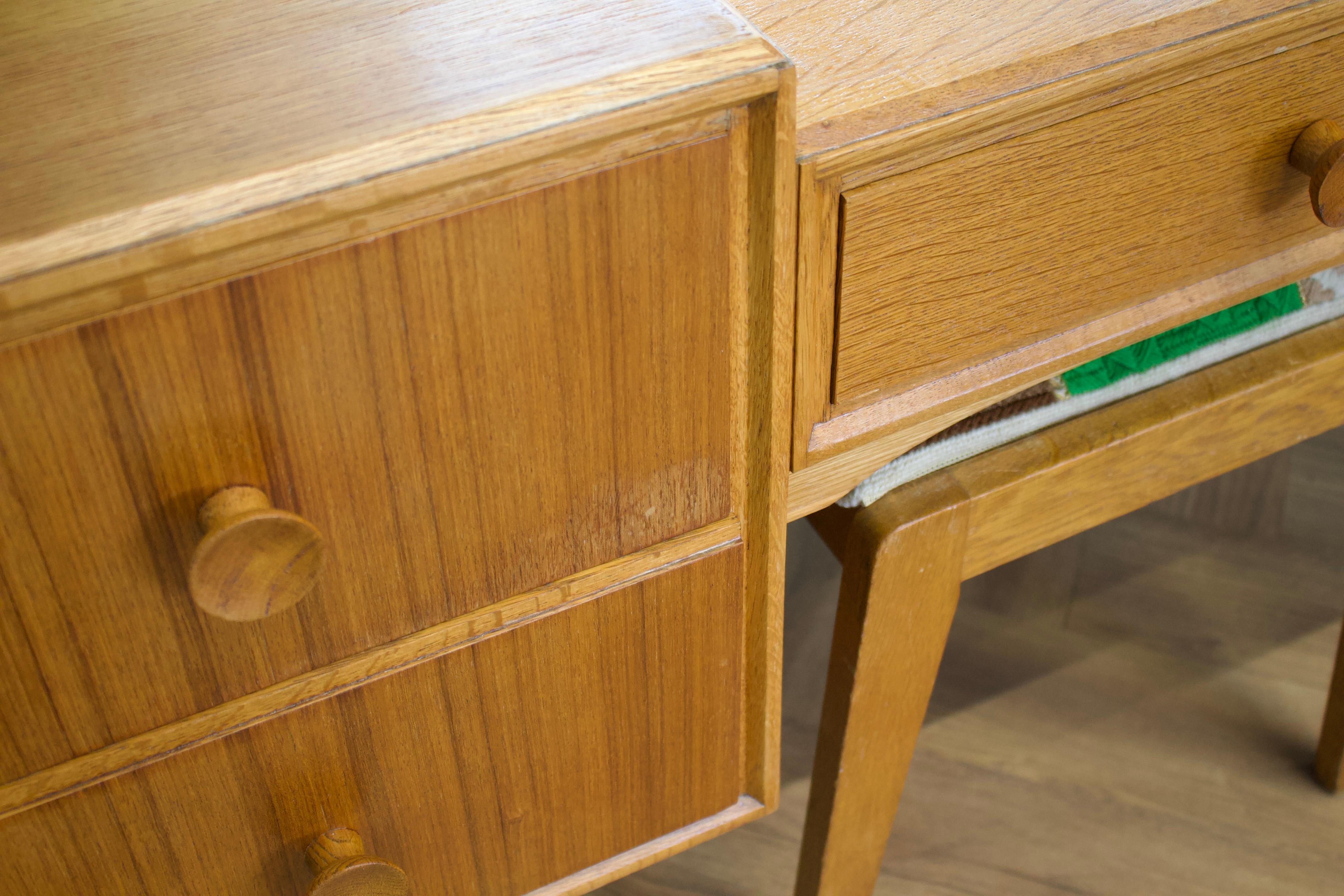 Mid Century, Oak Dressing Table from Meredew, 1950s 1